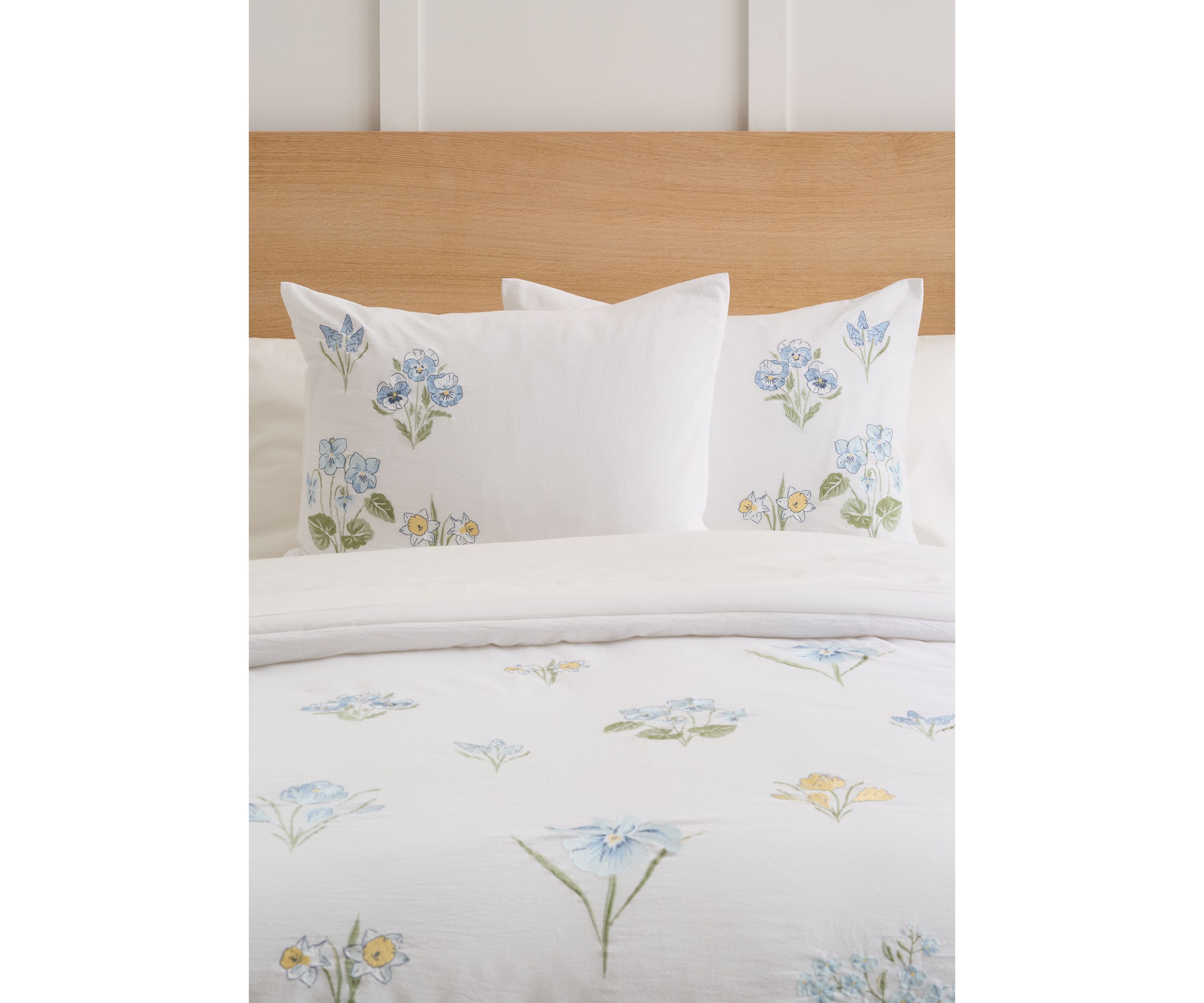 Floral Embroidered Comforter Set