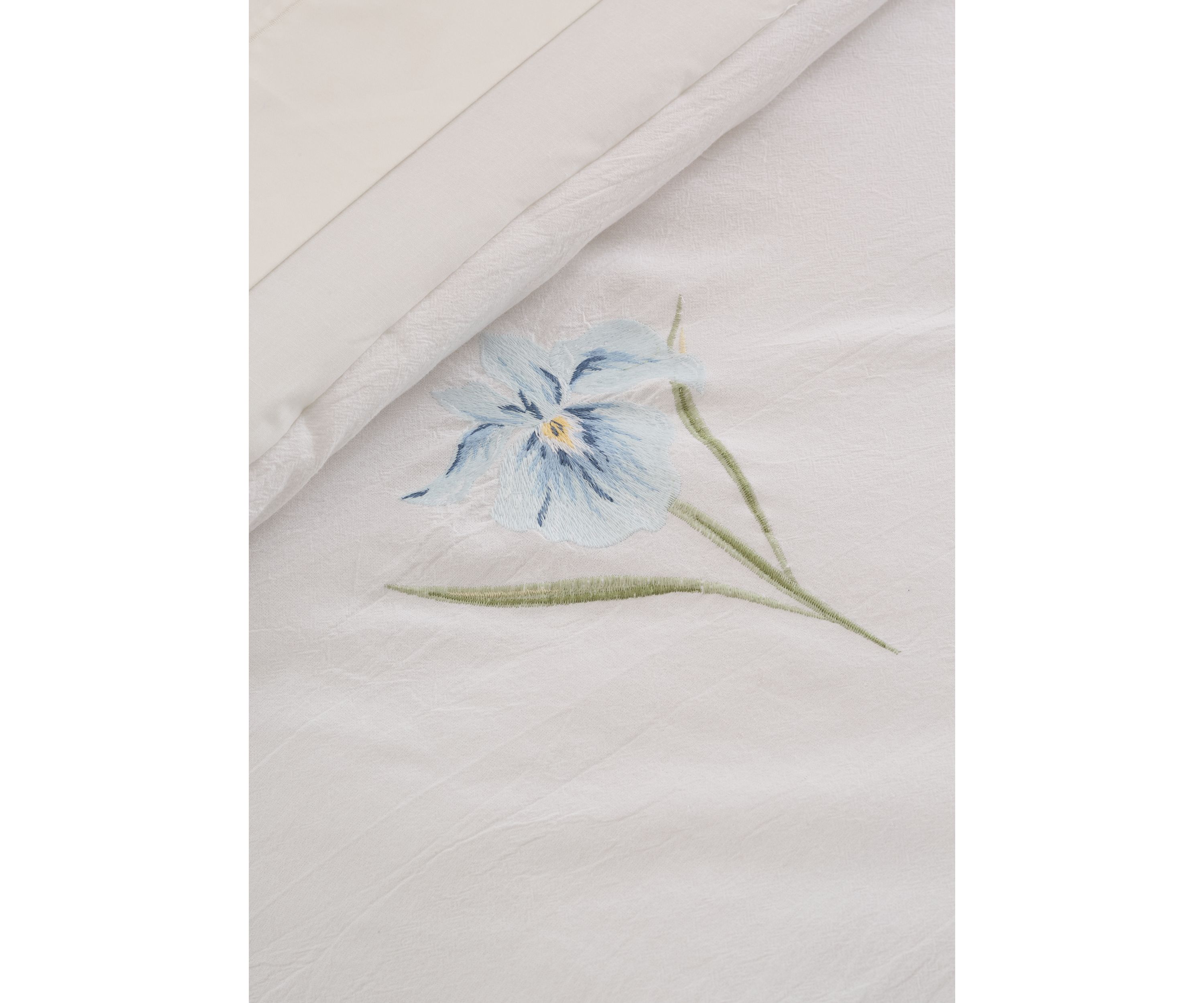 Floral Embroidered Comforter Set
