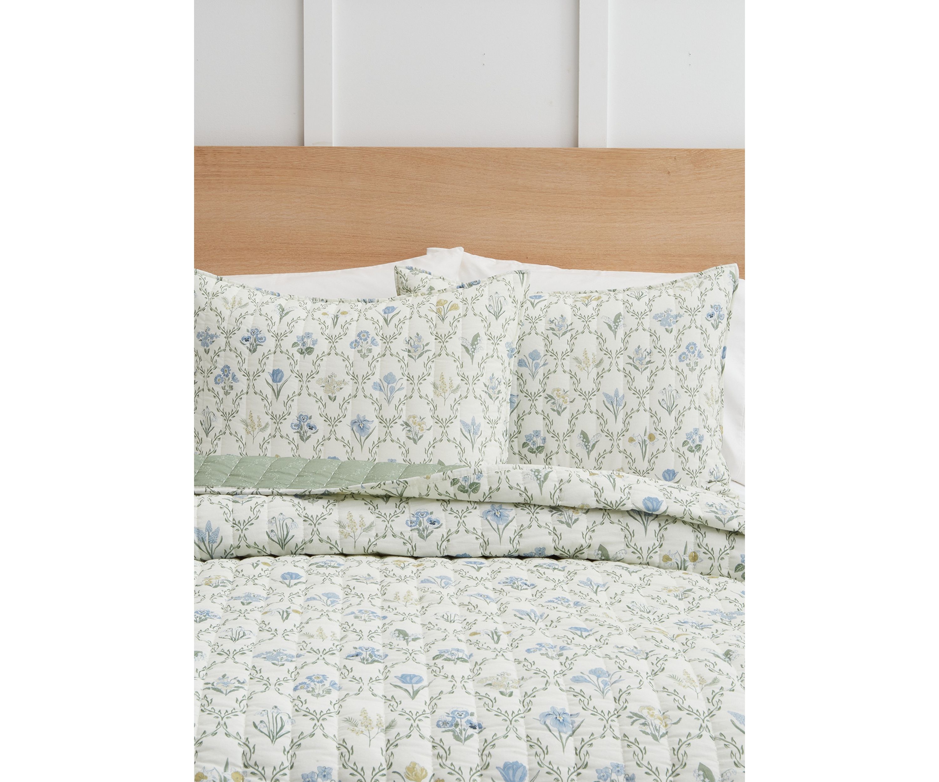 Floral Lattice Quilt Set