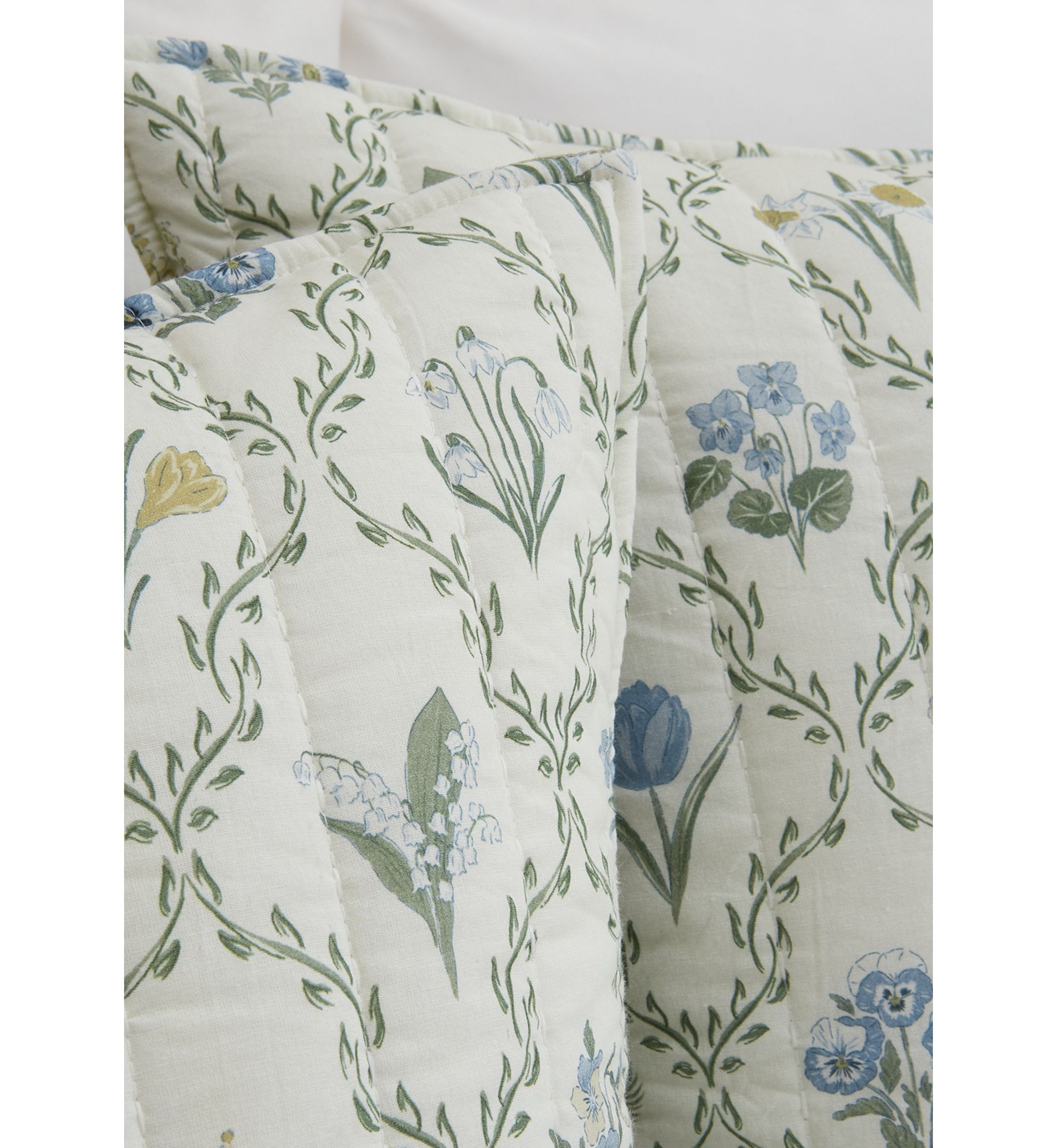 Floral Lattice Quilt Set