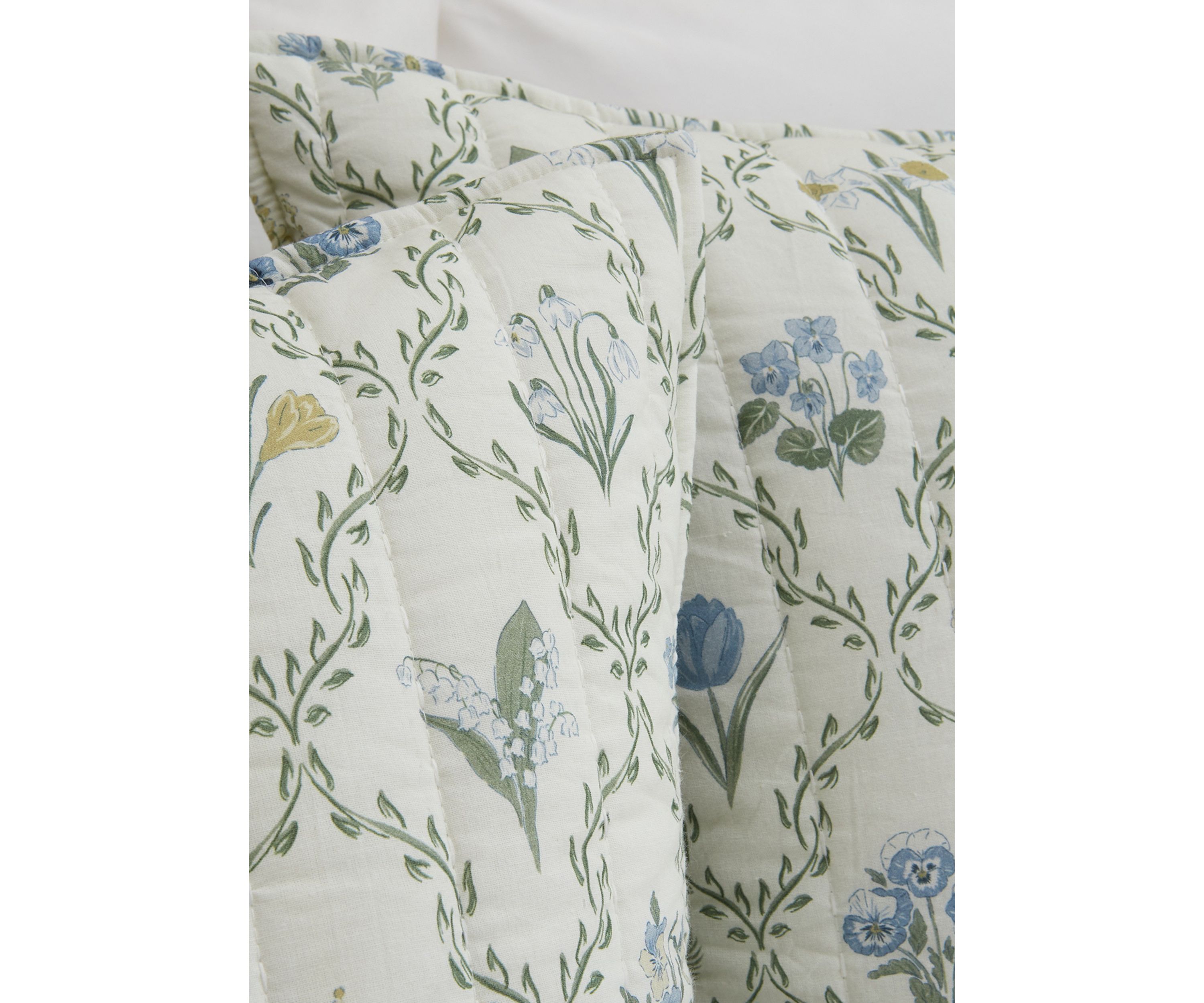 Floral Lattice Quilt Set