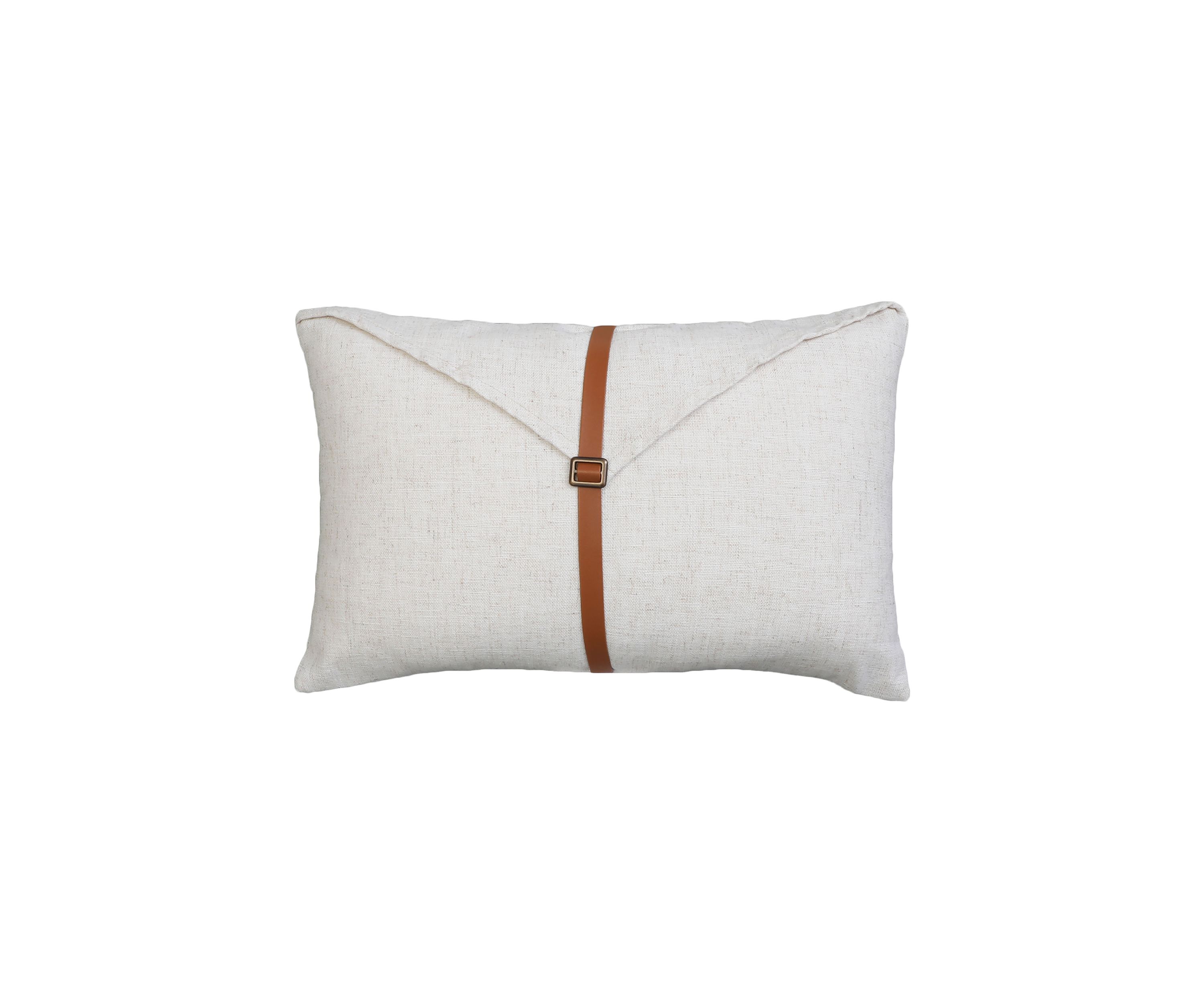 Belted Pillow 