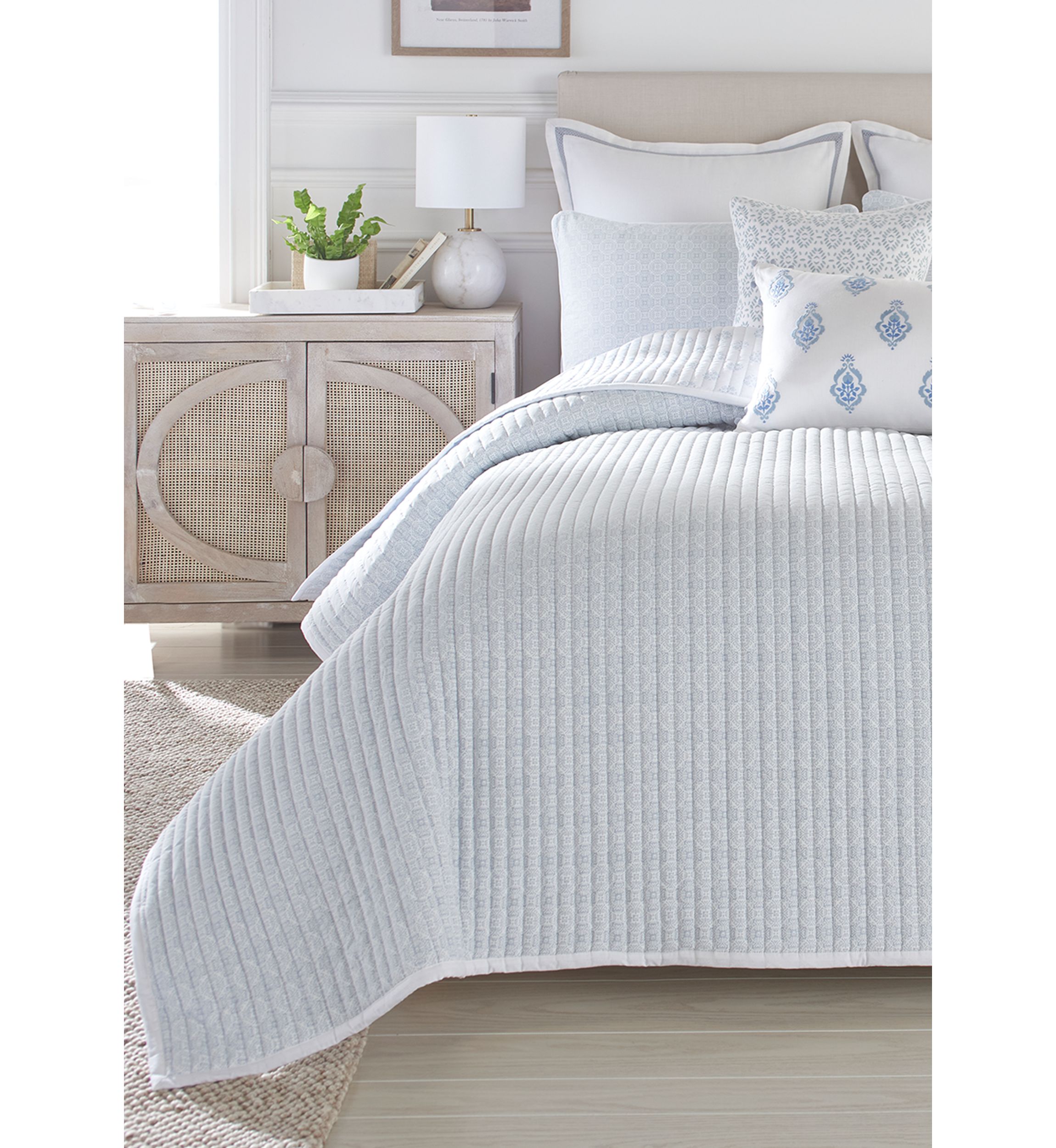 Global Geo Print Reversible Quilt Set
