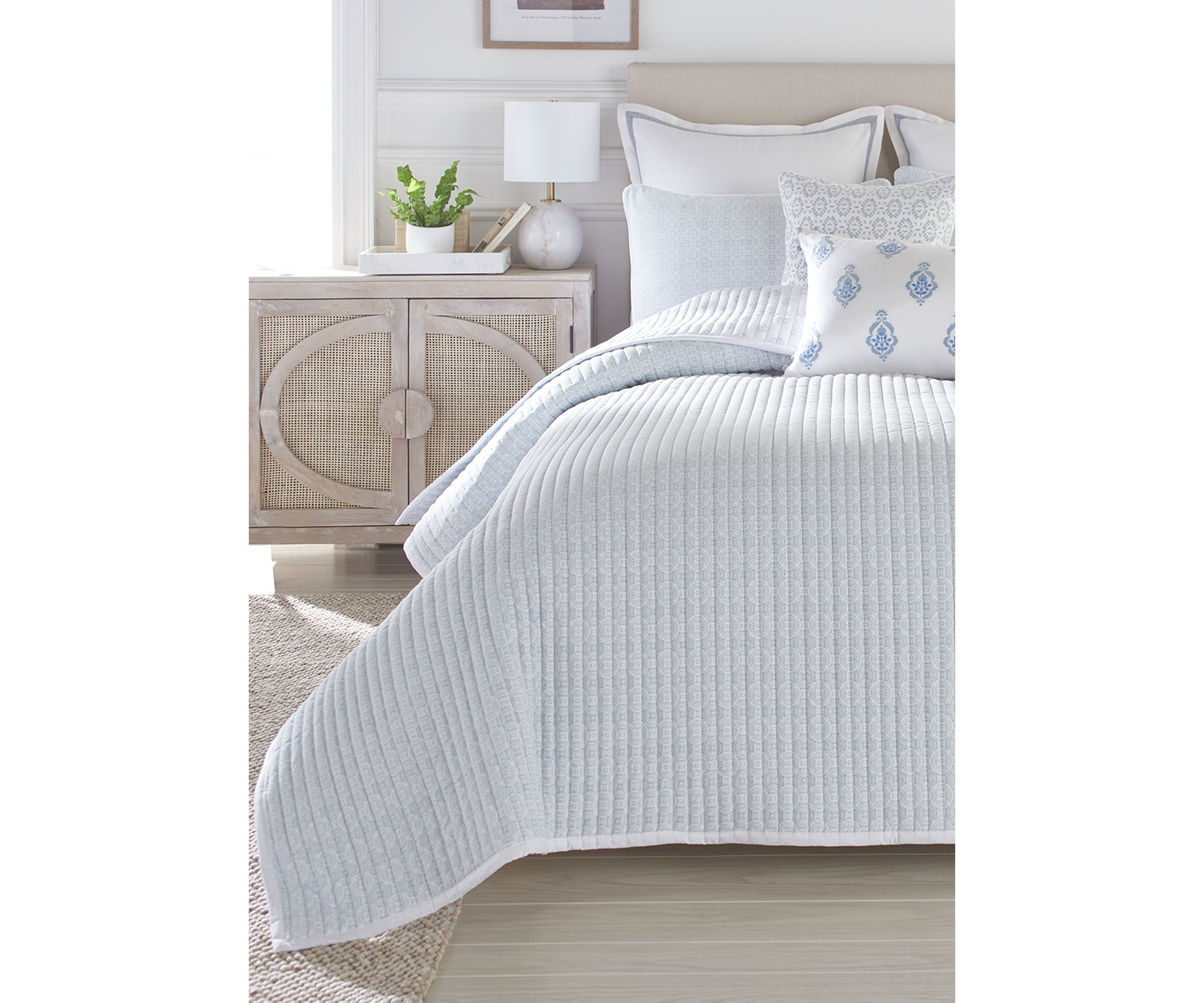 Global Geo Print Reversible Quilt Set