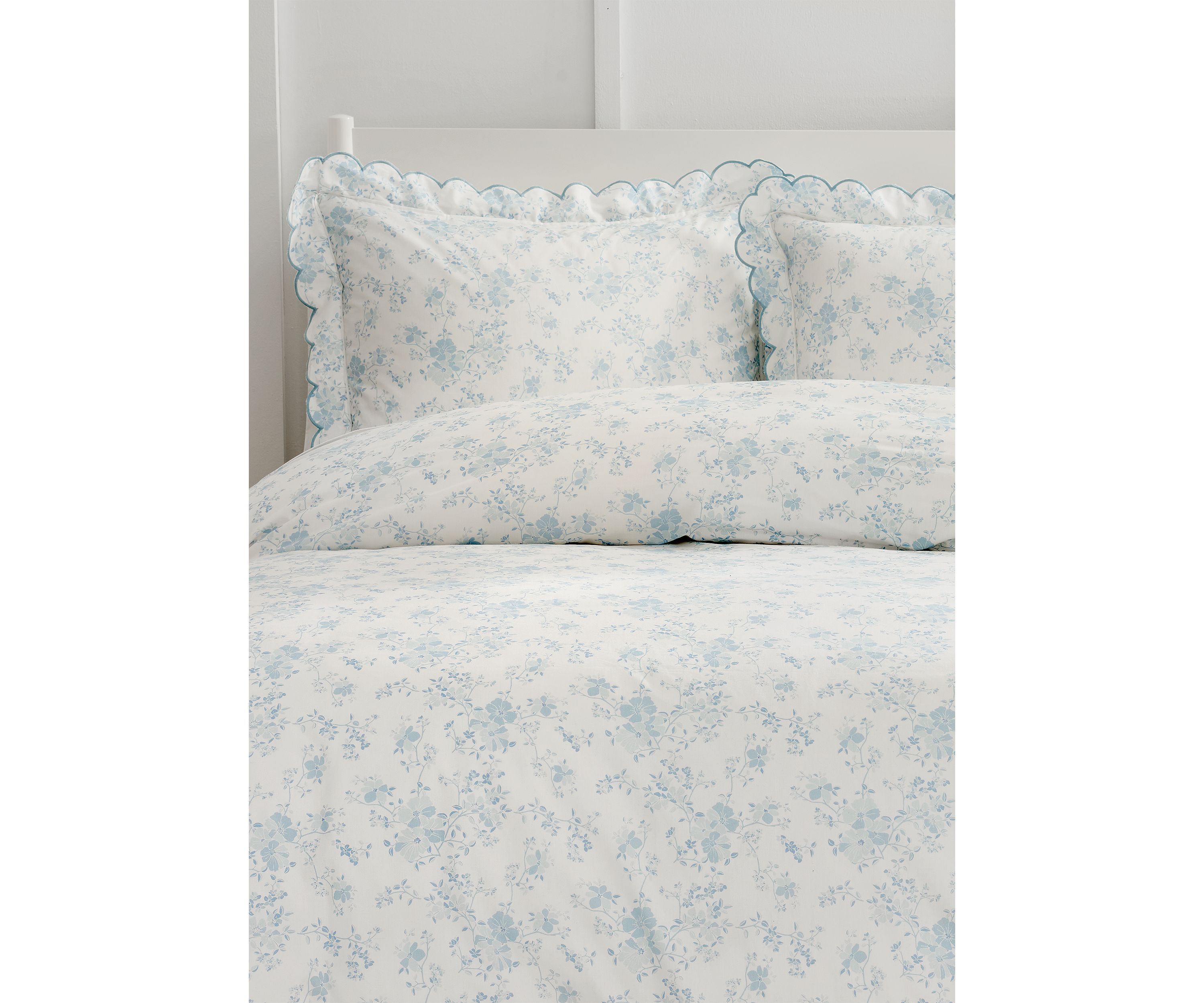 Abigail Floral 3 Piece Comforter Set
