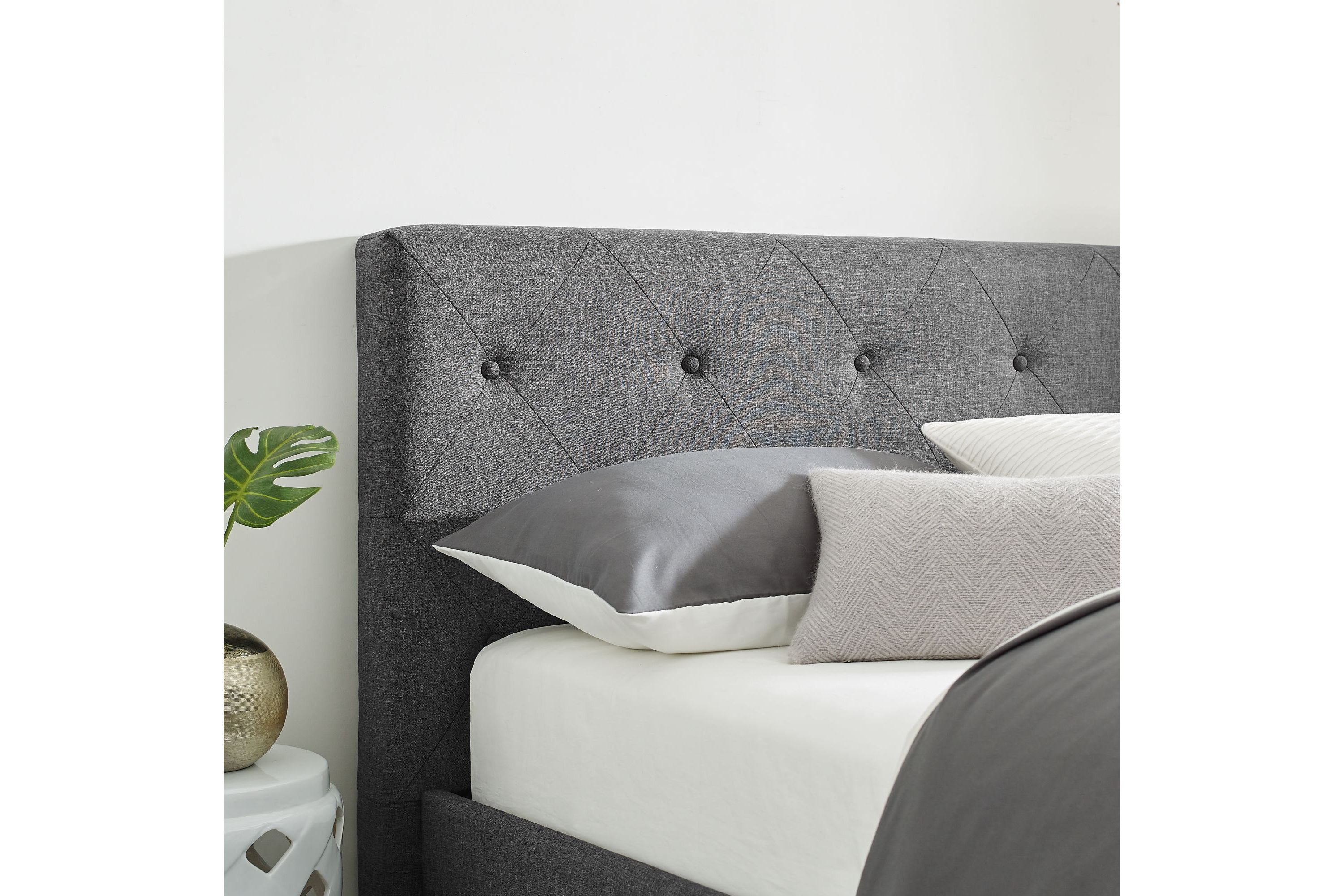 Monticello Tufted Platform Bed