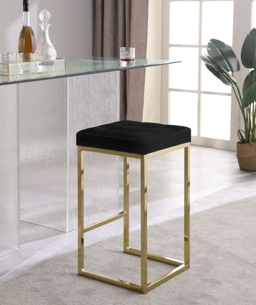 Nicola Stool
