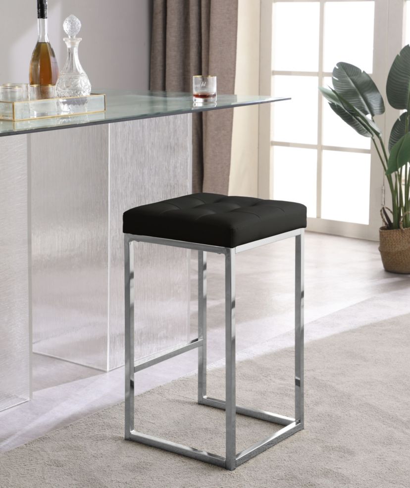 Nicola Stool