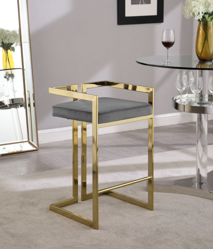 Ezra Stool