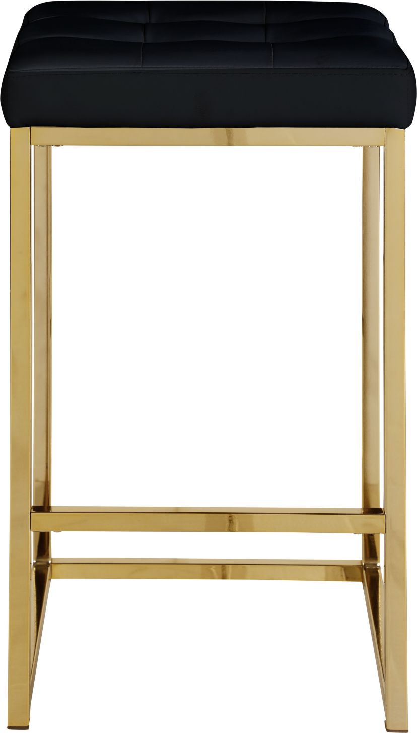 Nicola Stool