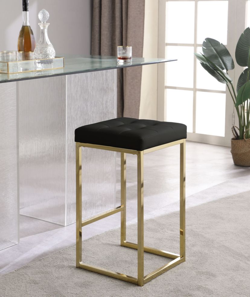 Nicola Stool