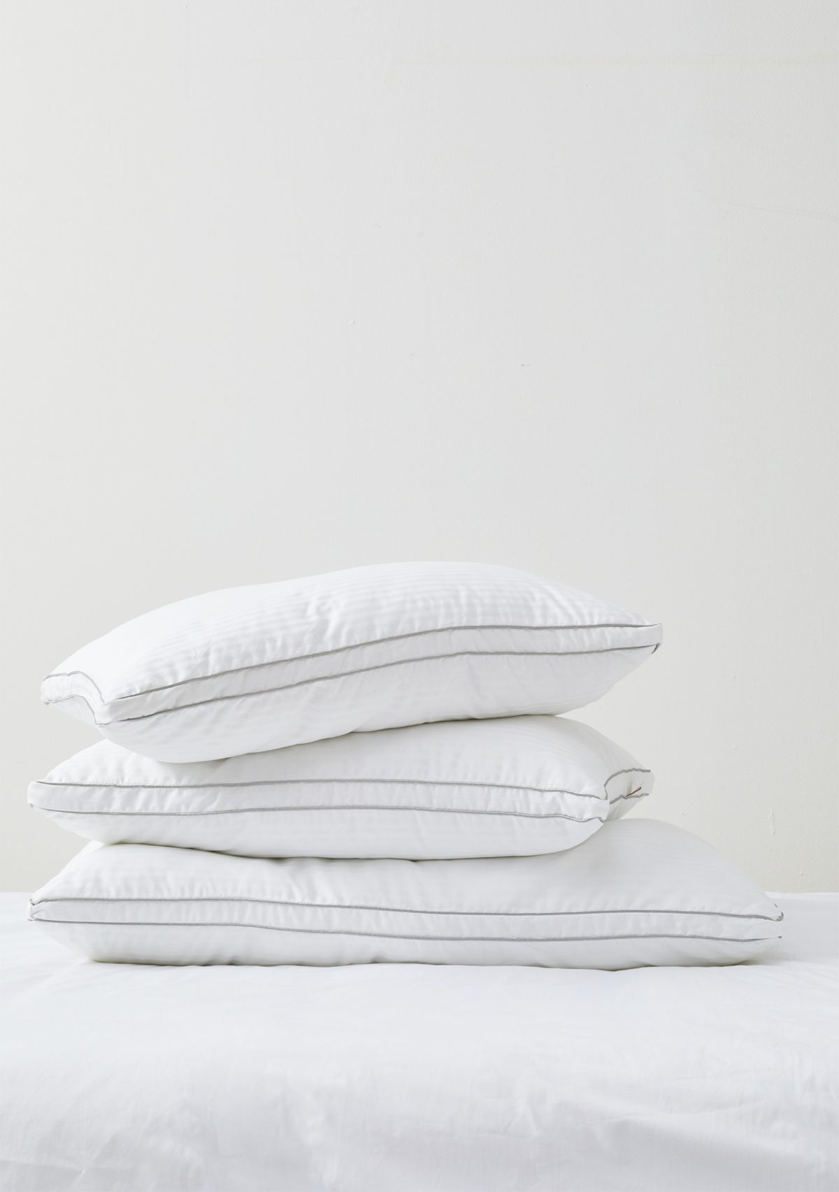 Egyptian Collection Medium/Firm Support Pillow