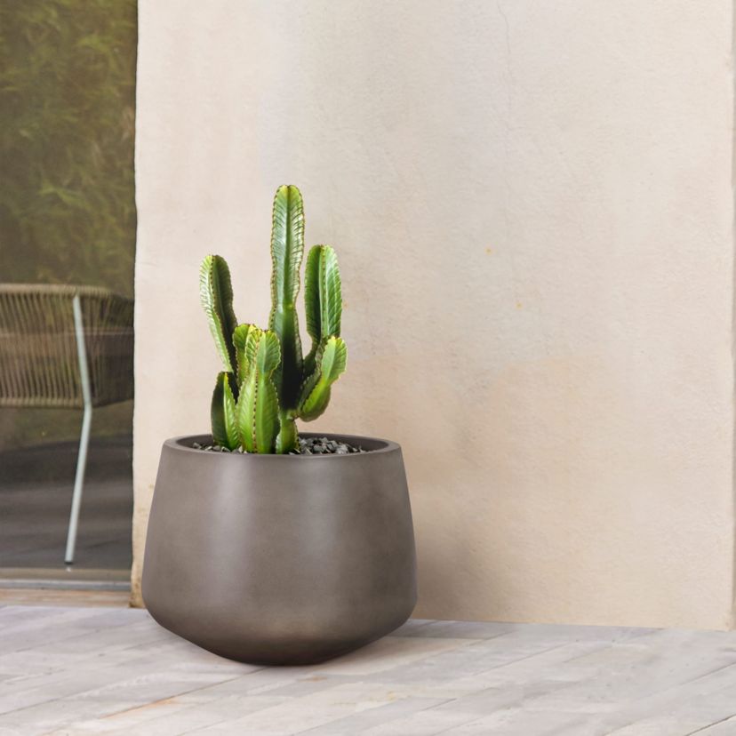 Amethyst Large Round Lightweight Concrete Indoor or Outdoor Planter in gray