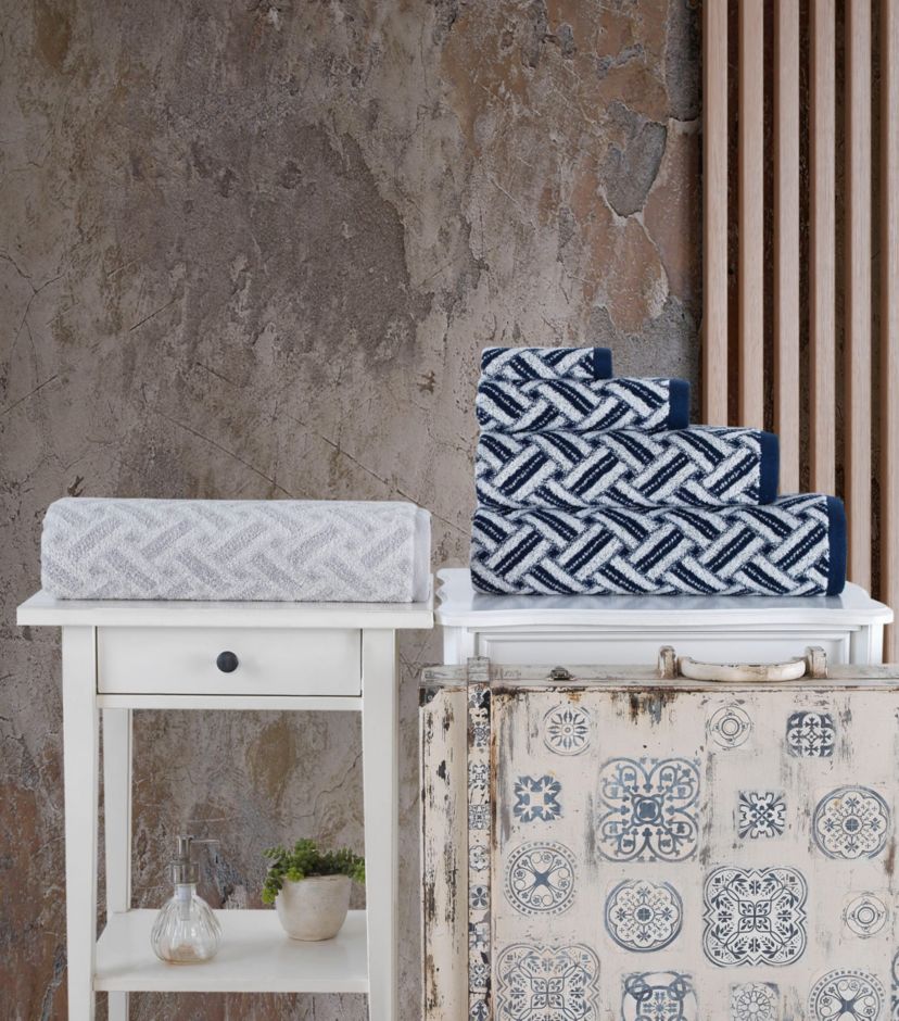 Criss Cross Stripe 2 pcs Bath Towels