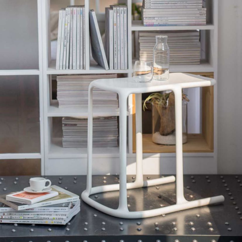 Uno Resin C-Shape Side Table, Set of 2