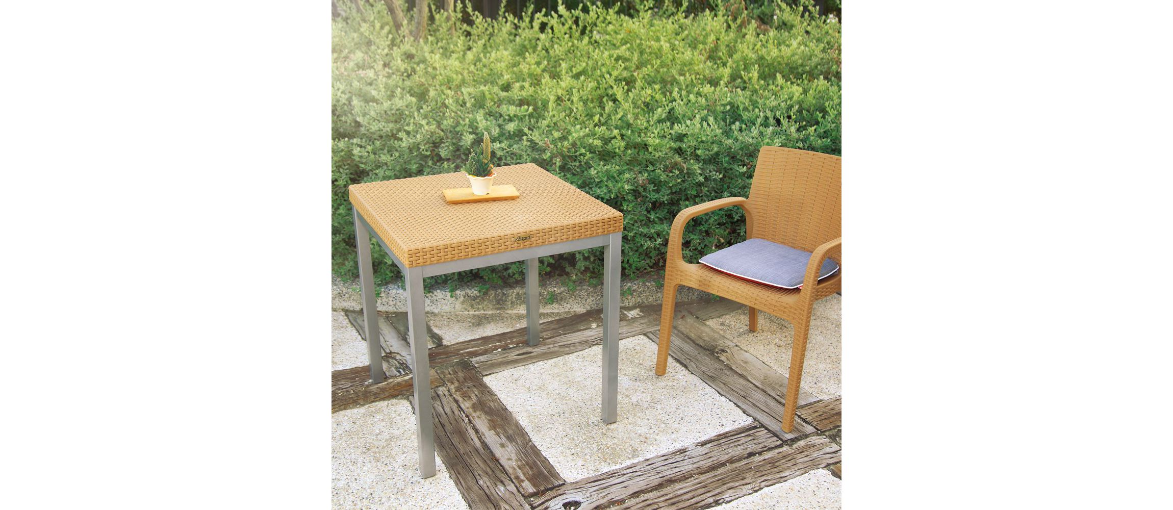 Russ Resin Dining Table with Aluminum Legs
