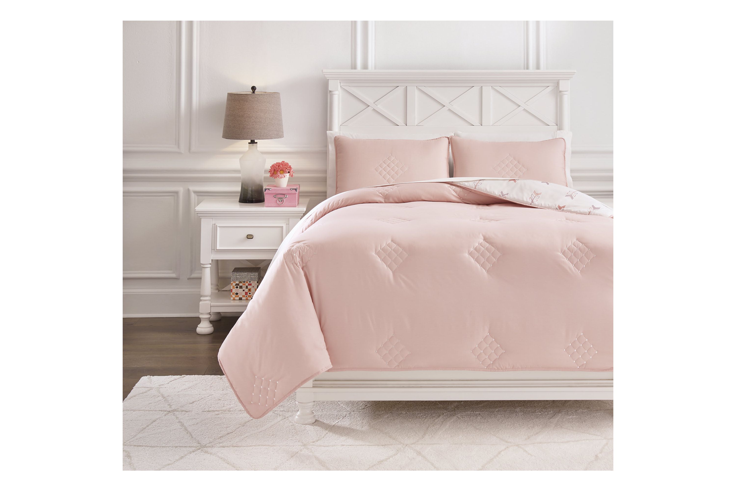 Lexann Comforter Set
