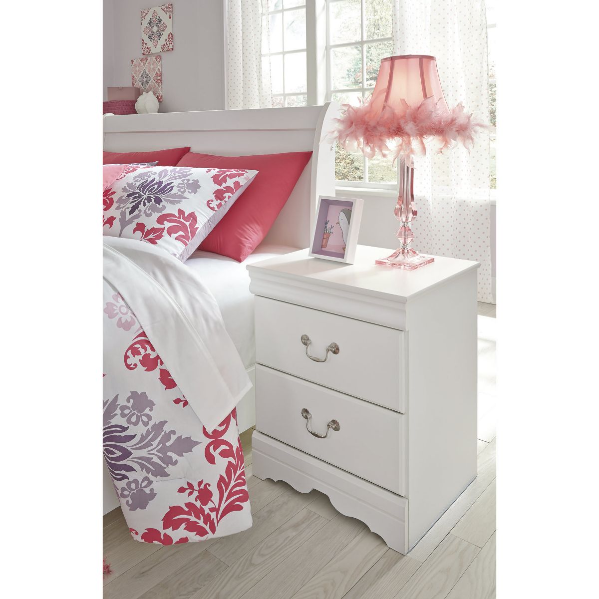 Anarasia Nightstand
