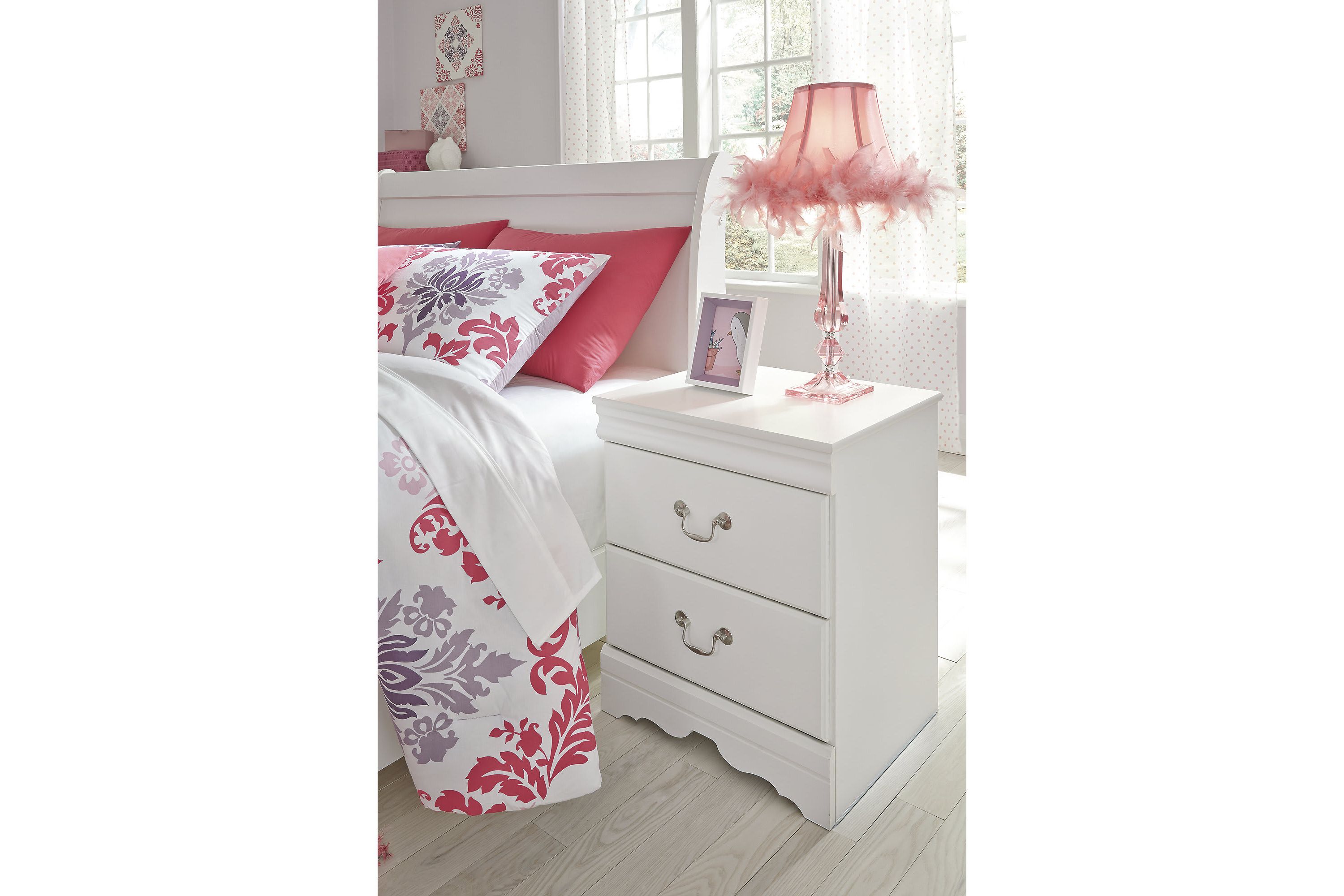 Anarasia Nightstand