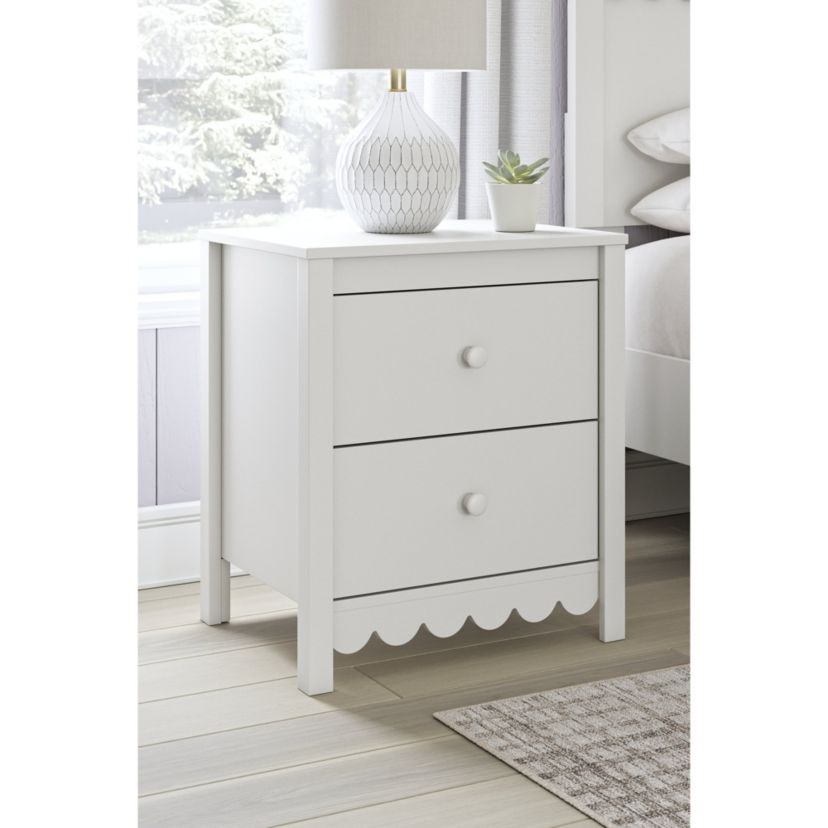 Hallityn Nightstand