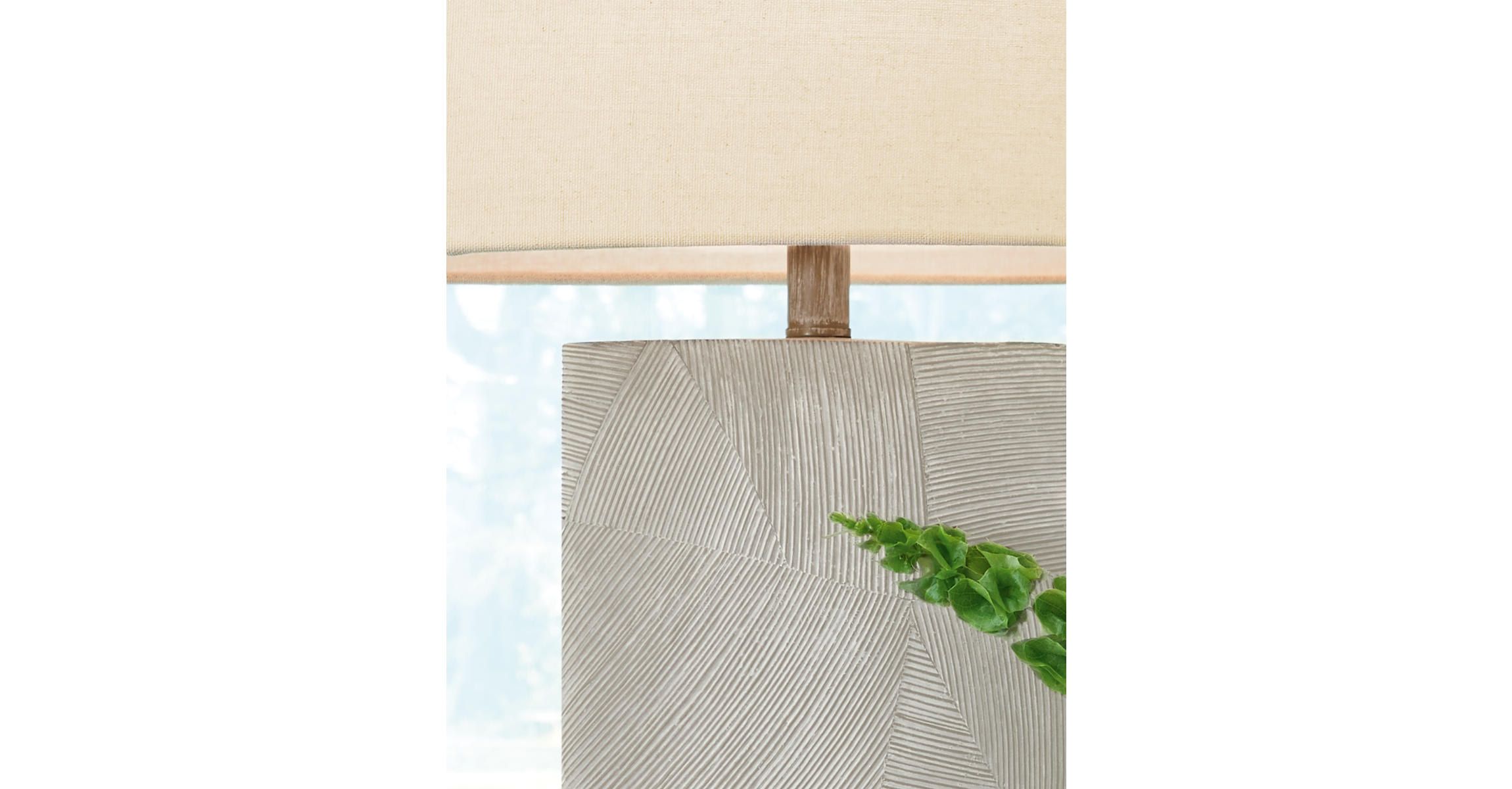 Bradard Poly Table Lamp