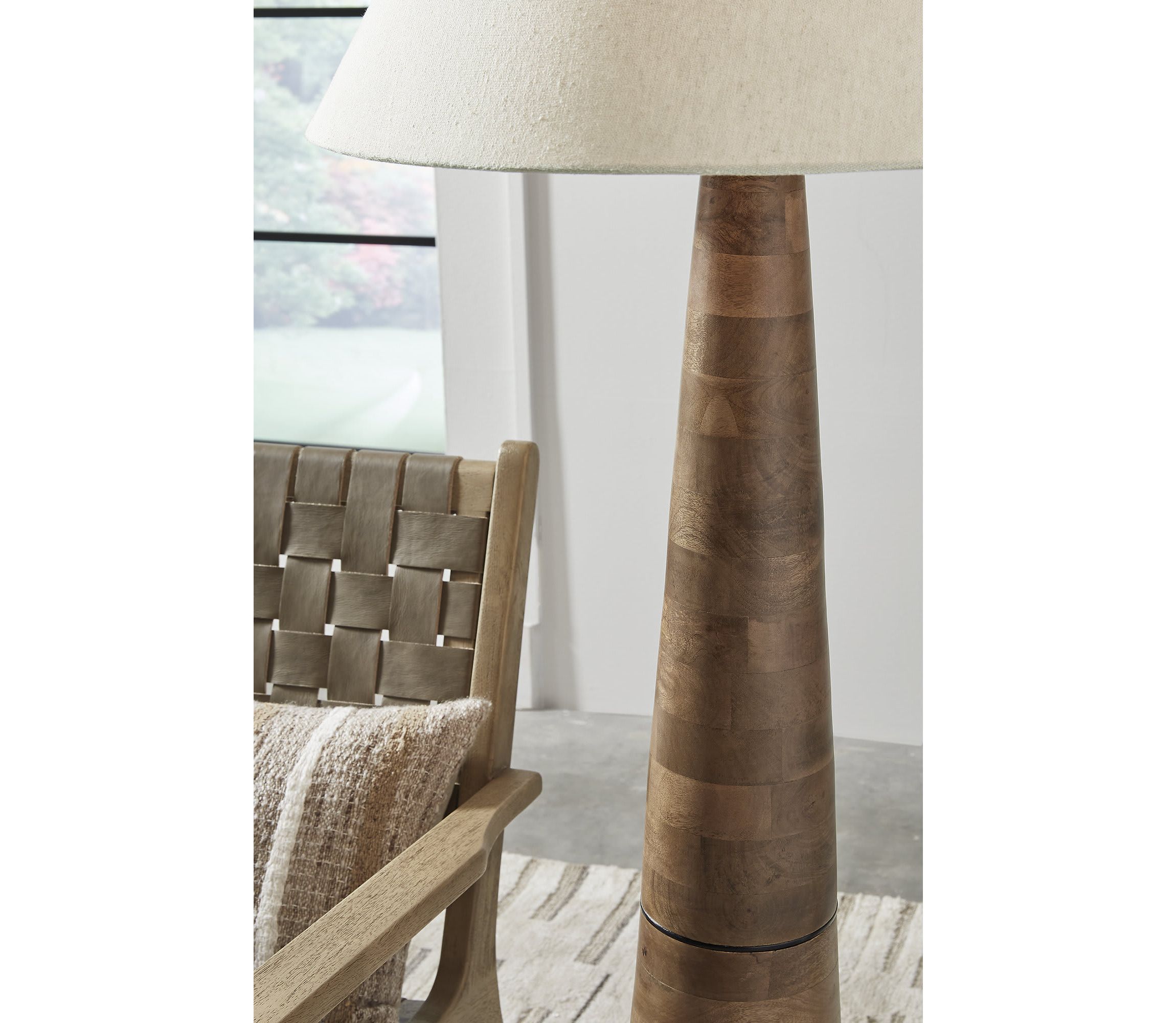 Danset Floor Lamp