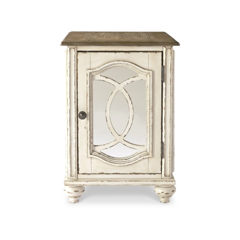 Realyn Chairside End Table