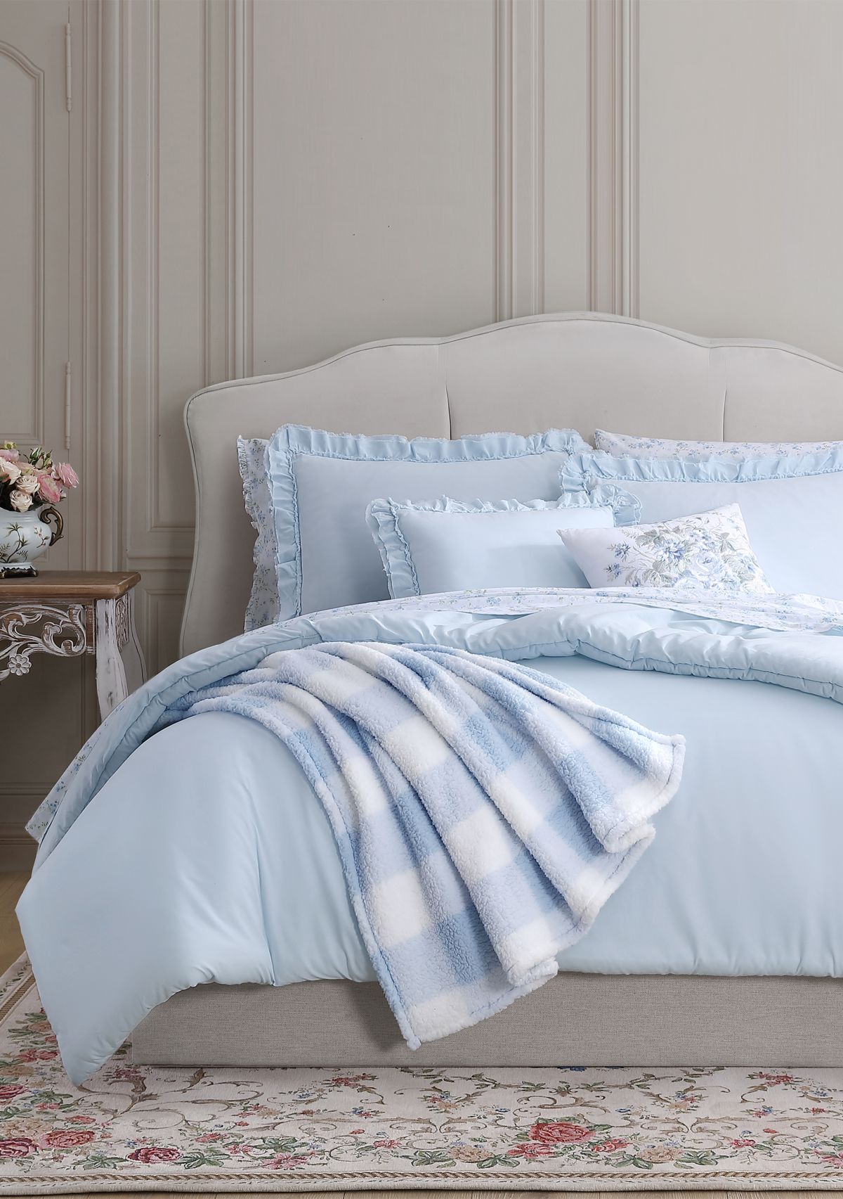 Brette Comforter Set