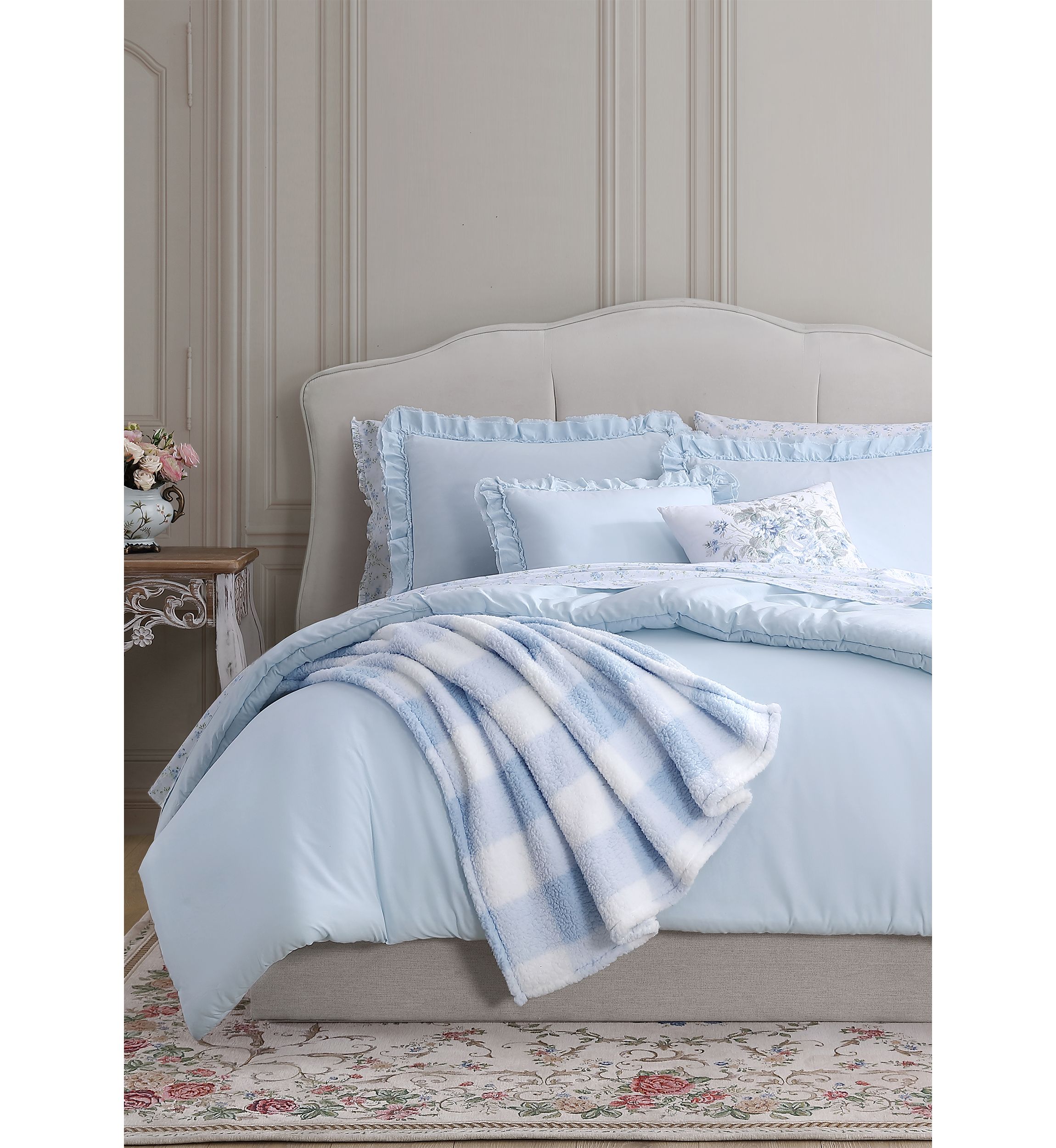 Brette Comforter Set