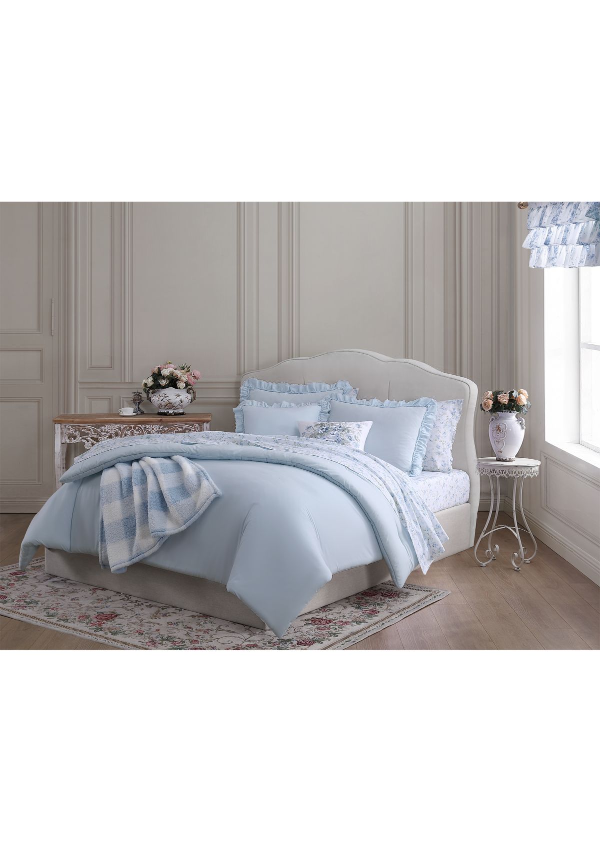 Brette Comforter Set