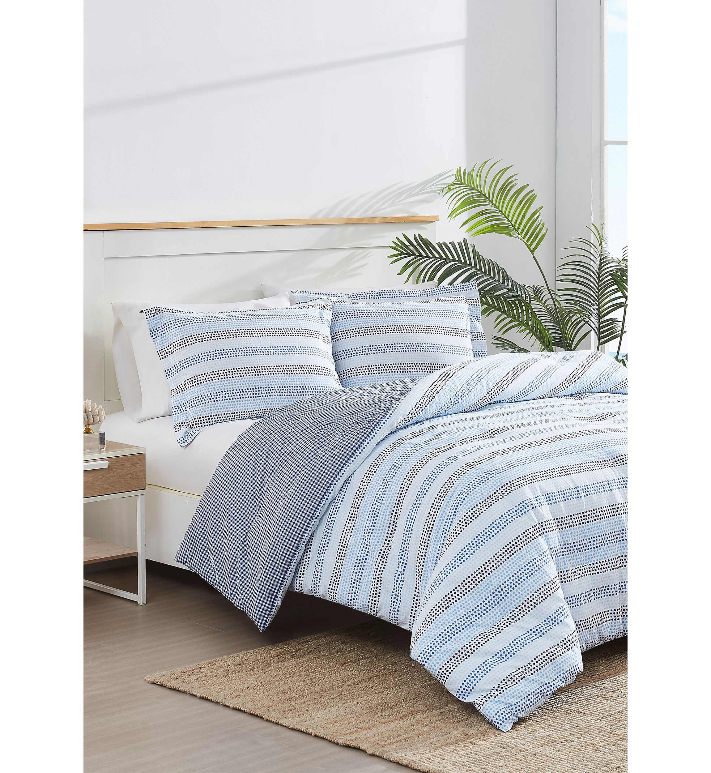 Spotted at Sea 3-Piece Comforter Set