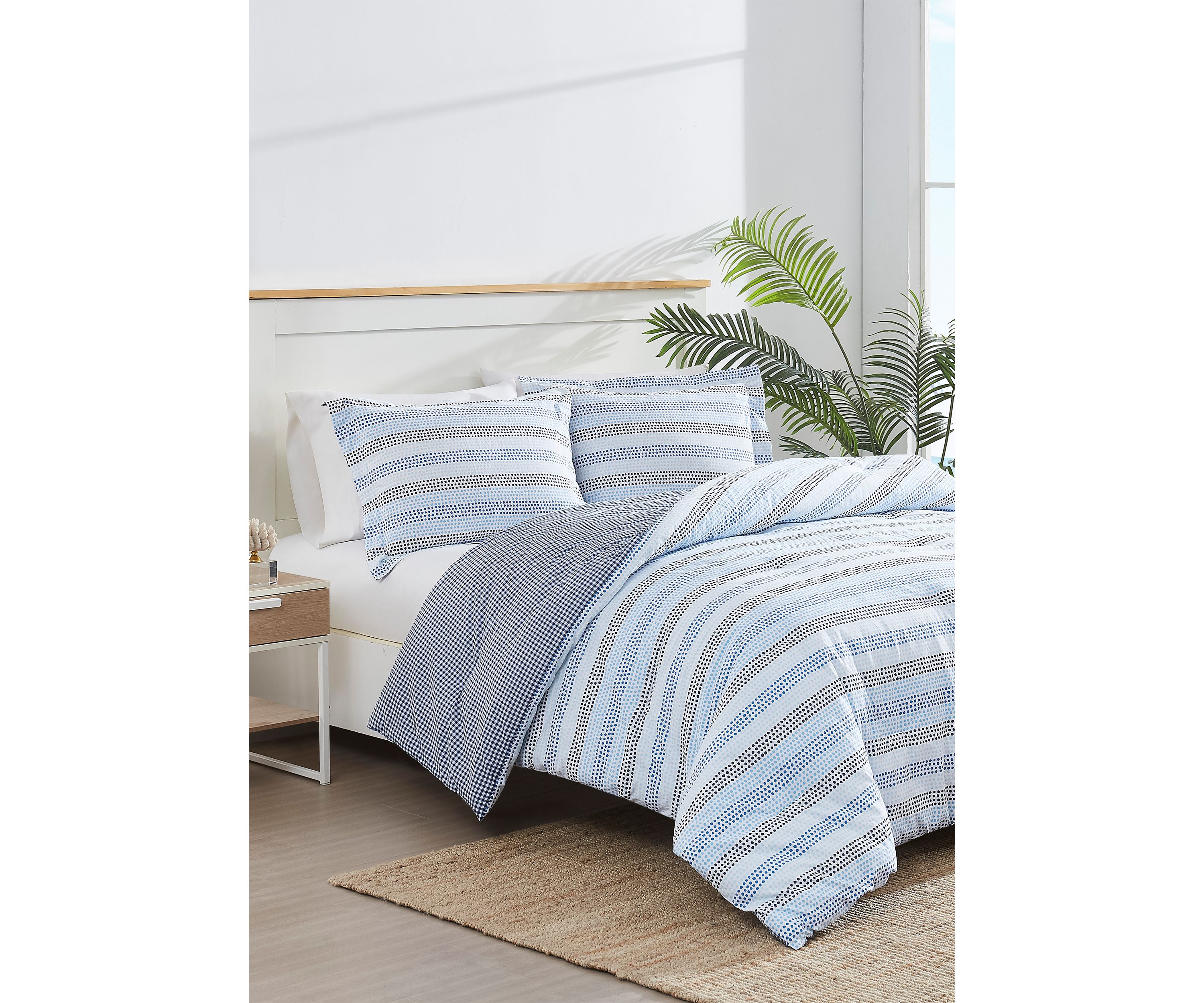 Spotted at Sea 3-Piece Comforter Set