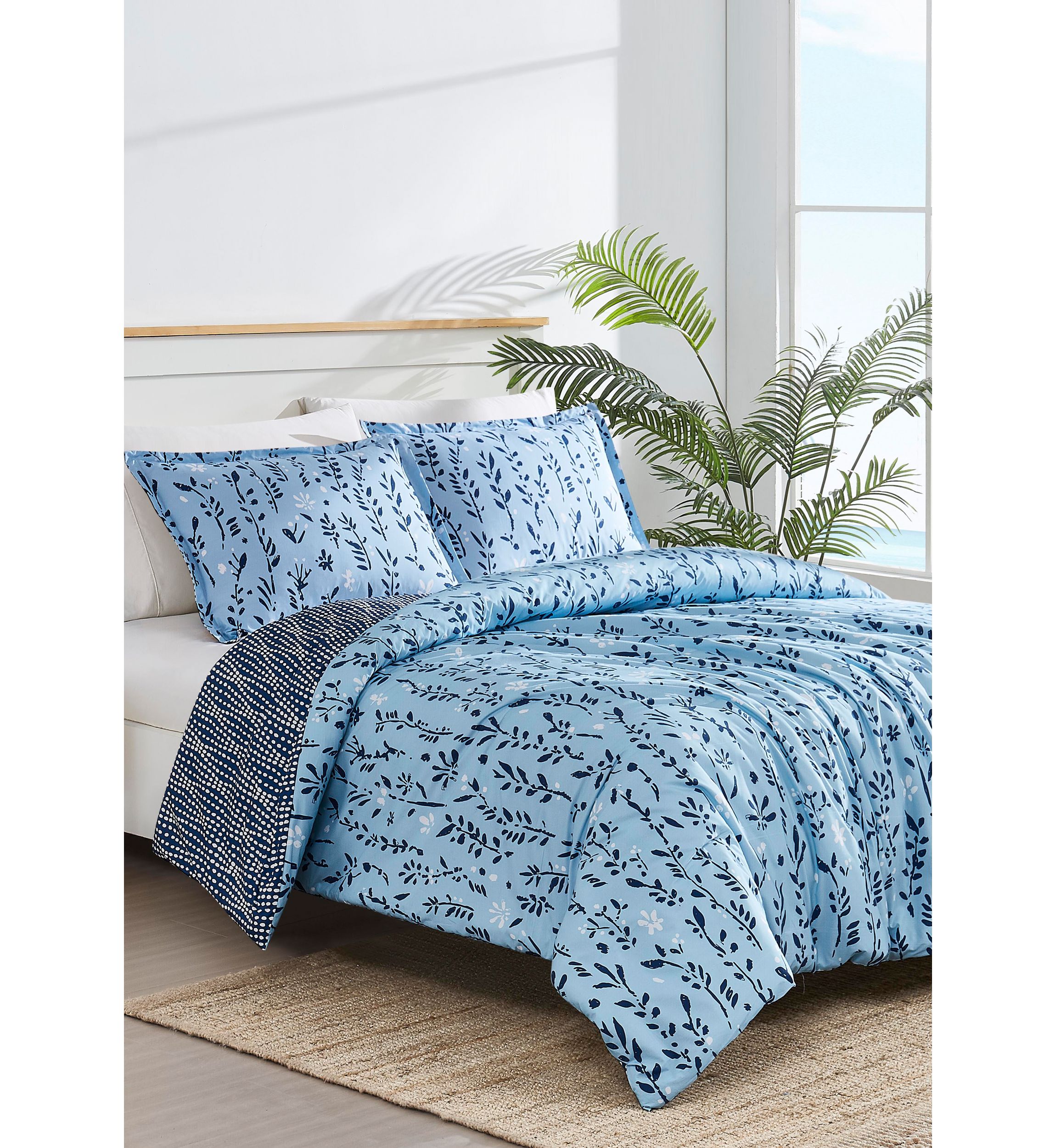 Floral of the Story Comforter Set