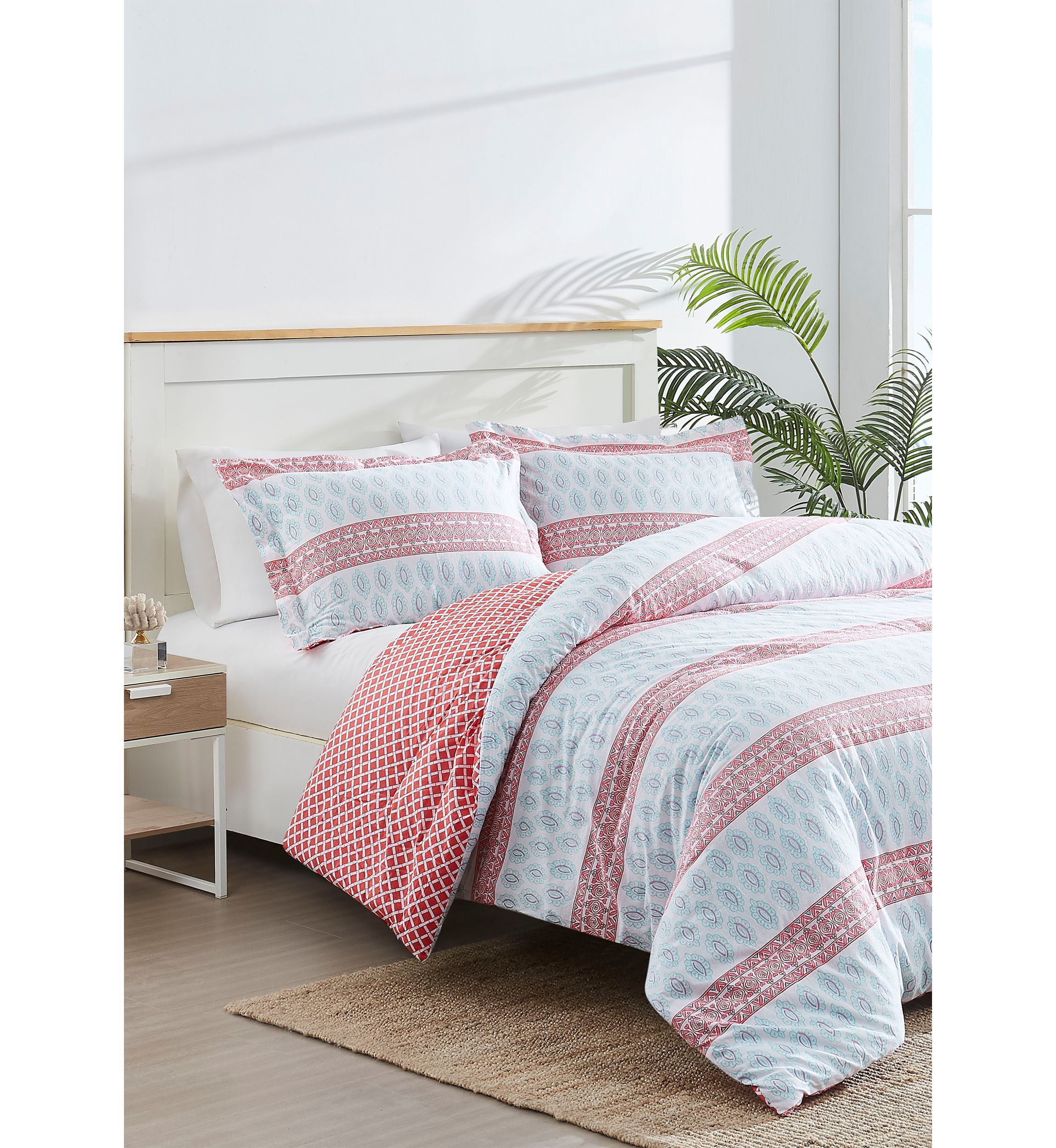 Alexis Rose Comforter Set