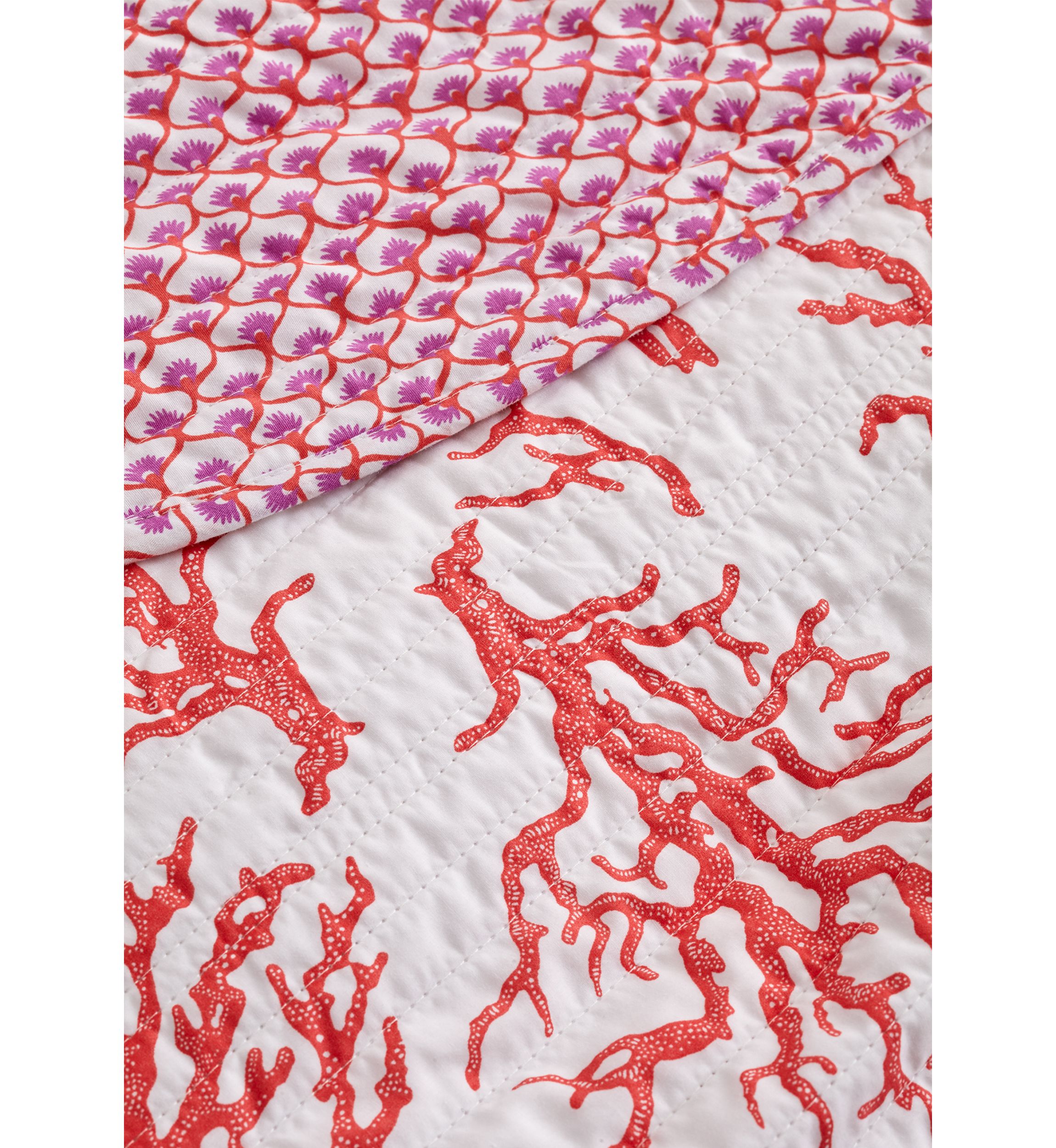 3 Piece Scallop Trim Coral Quilt Set