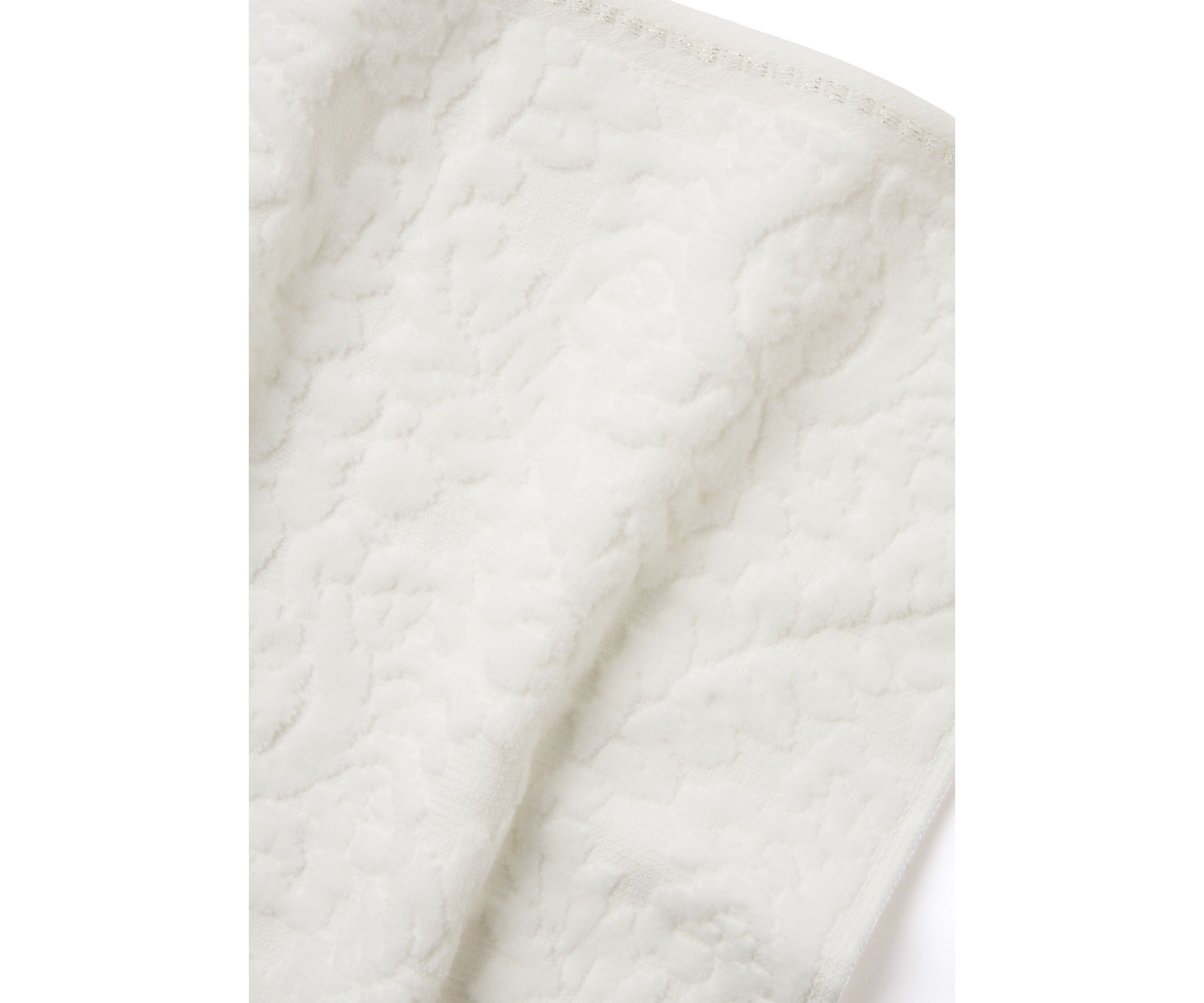 Holiday Snowflake Bath Towel Collection
