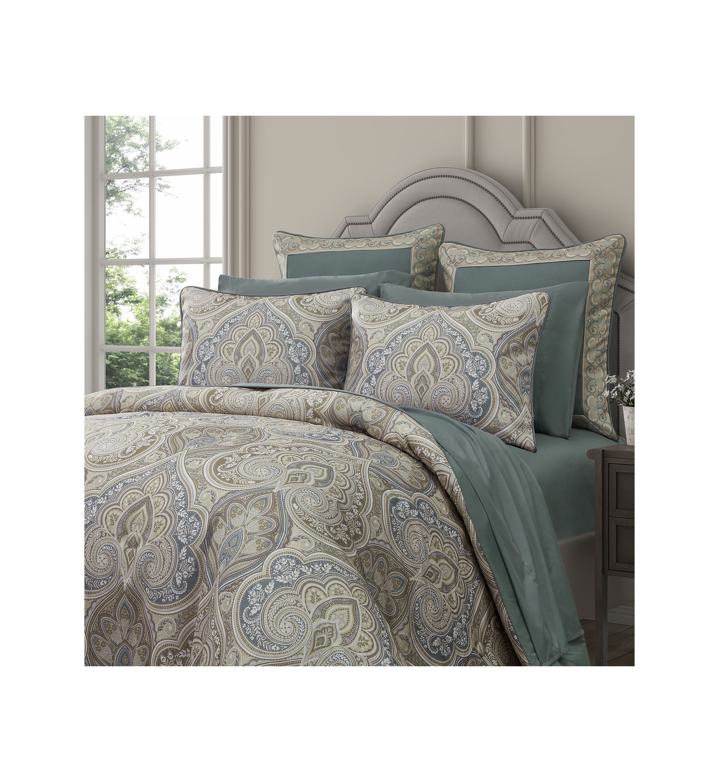 Marco King Comforter Set