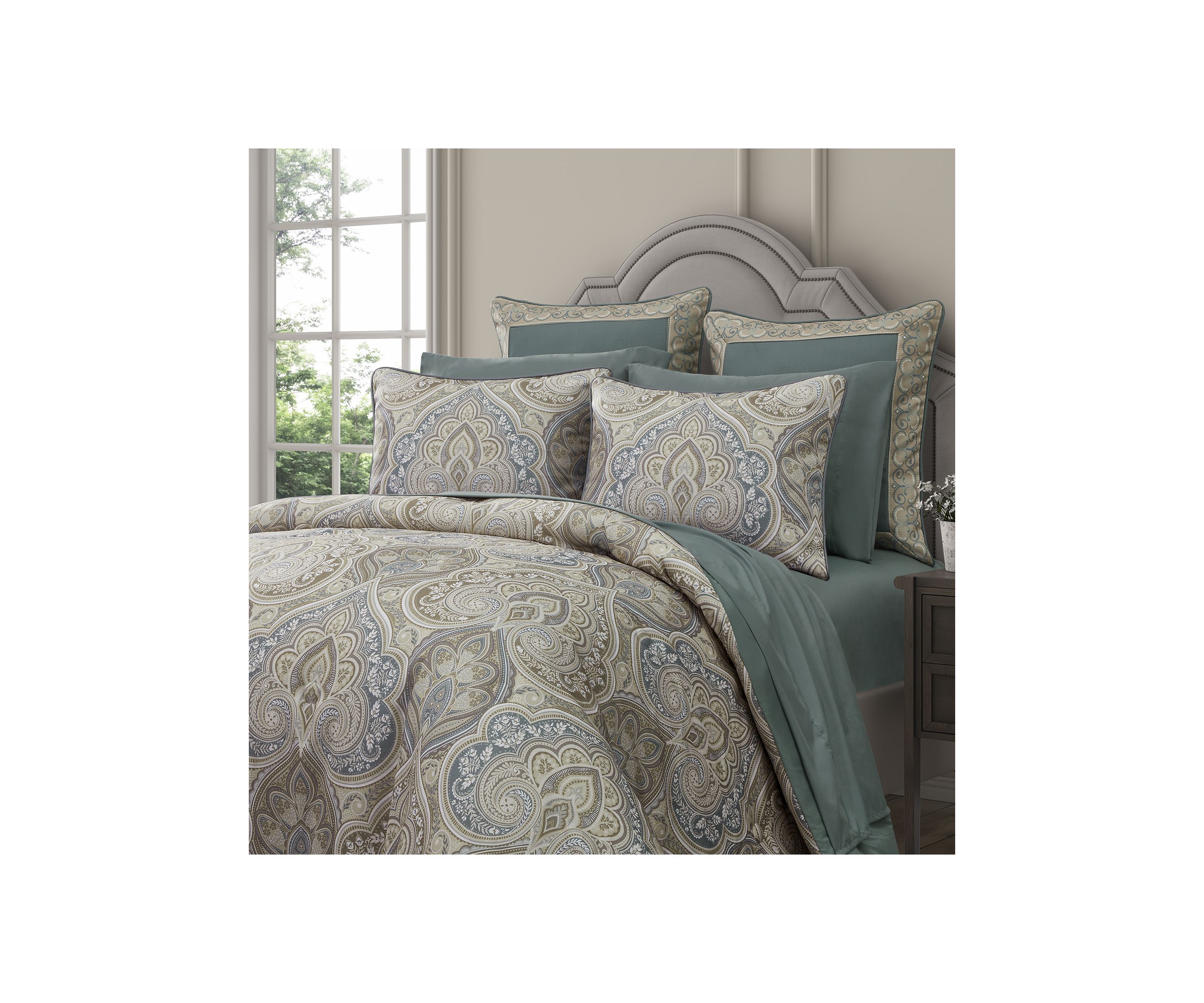 Marco King Comforter Set