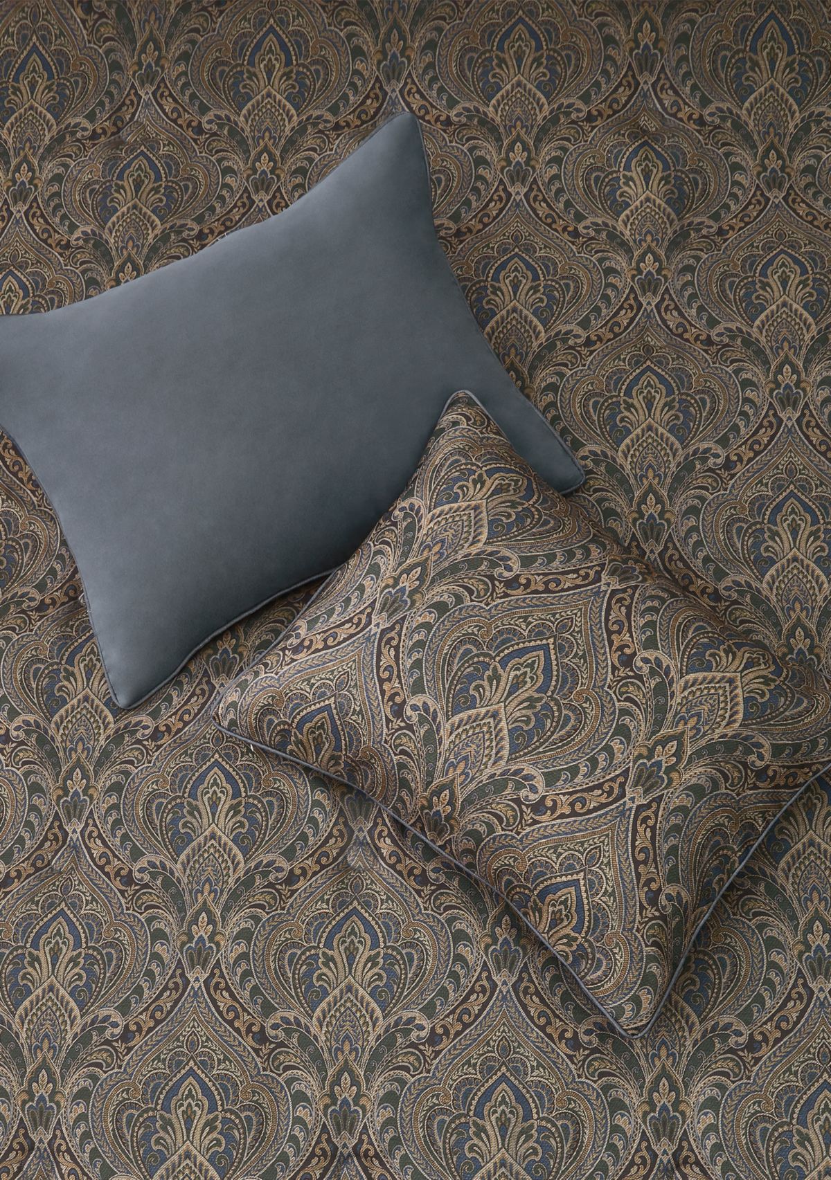 Madeline Comforter Set