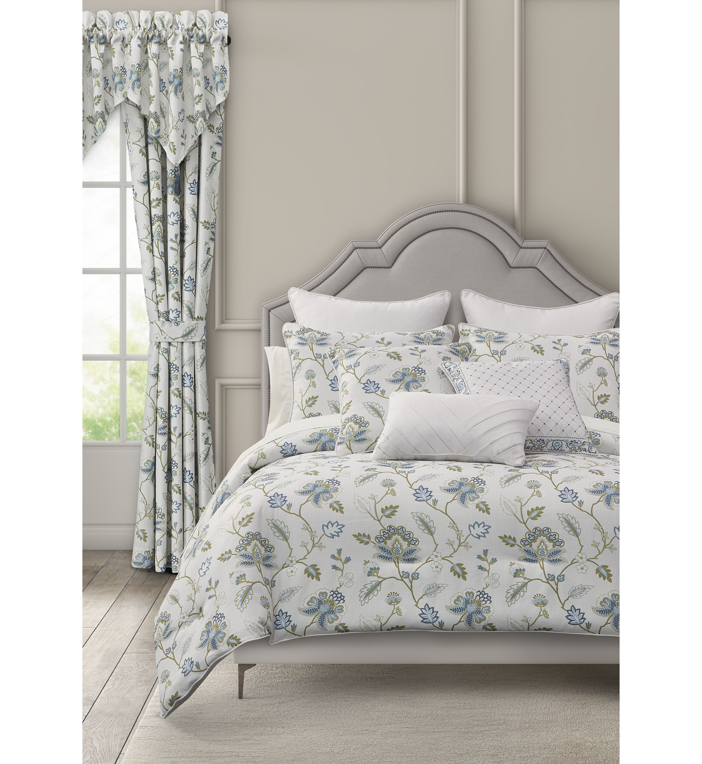 Mara Queen Comforter Set