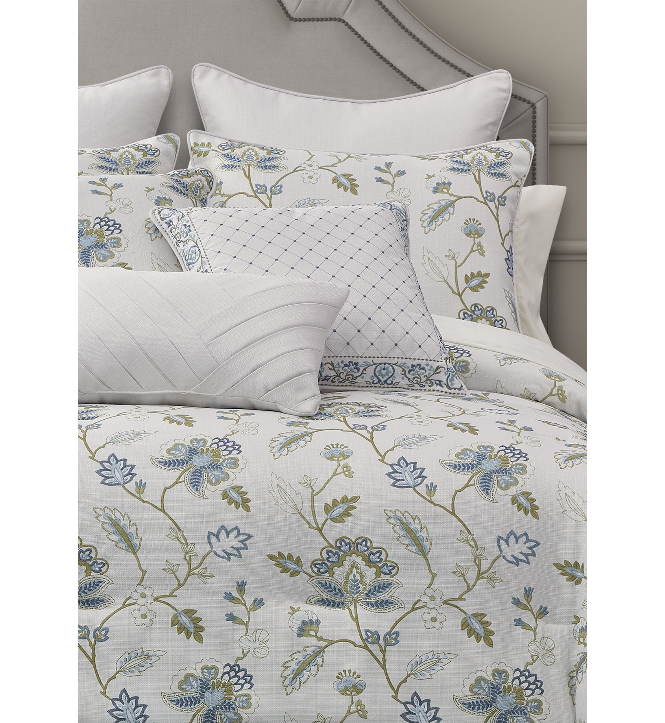 Mara Queen Comforter Set