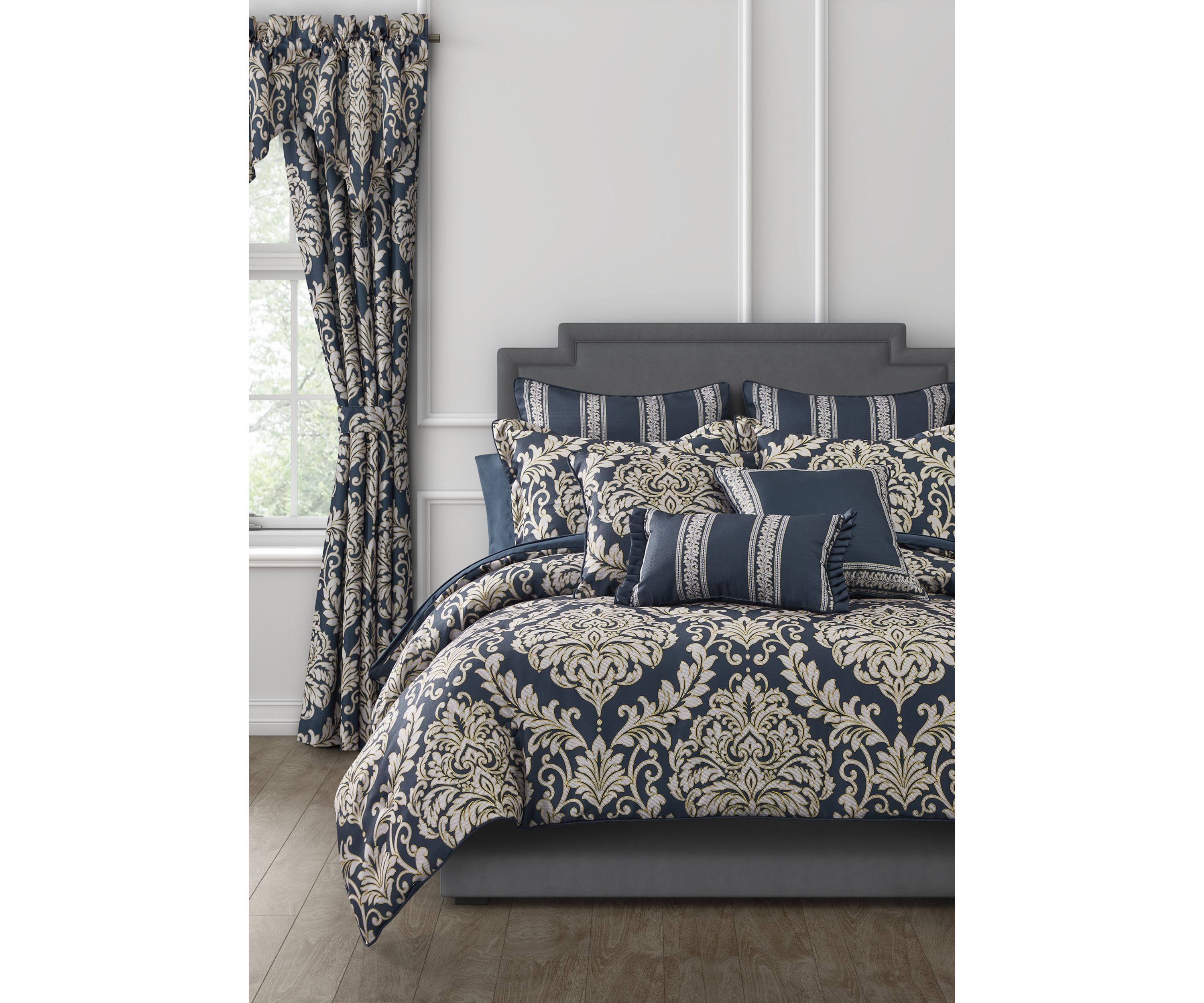 Raphael King Comforter Set