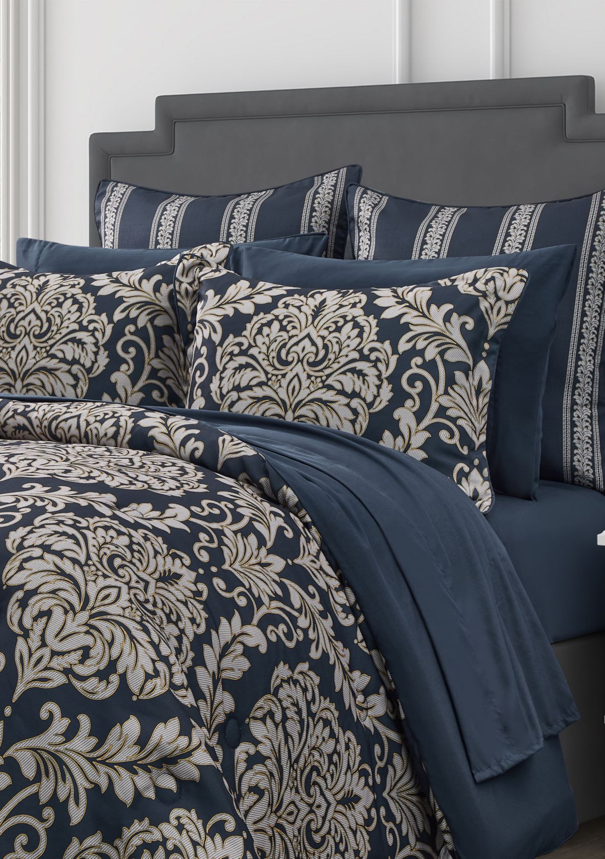 Raphael King Comforter Set