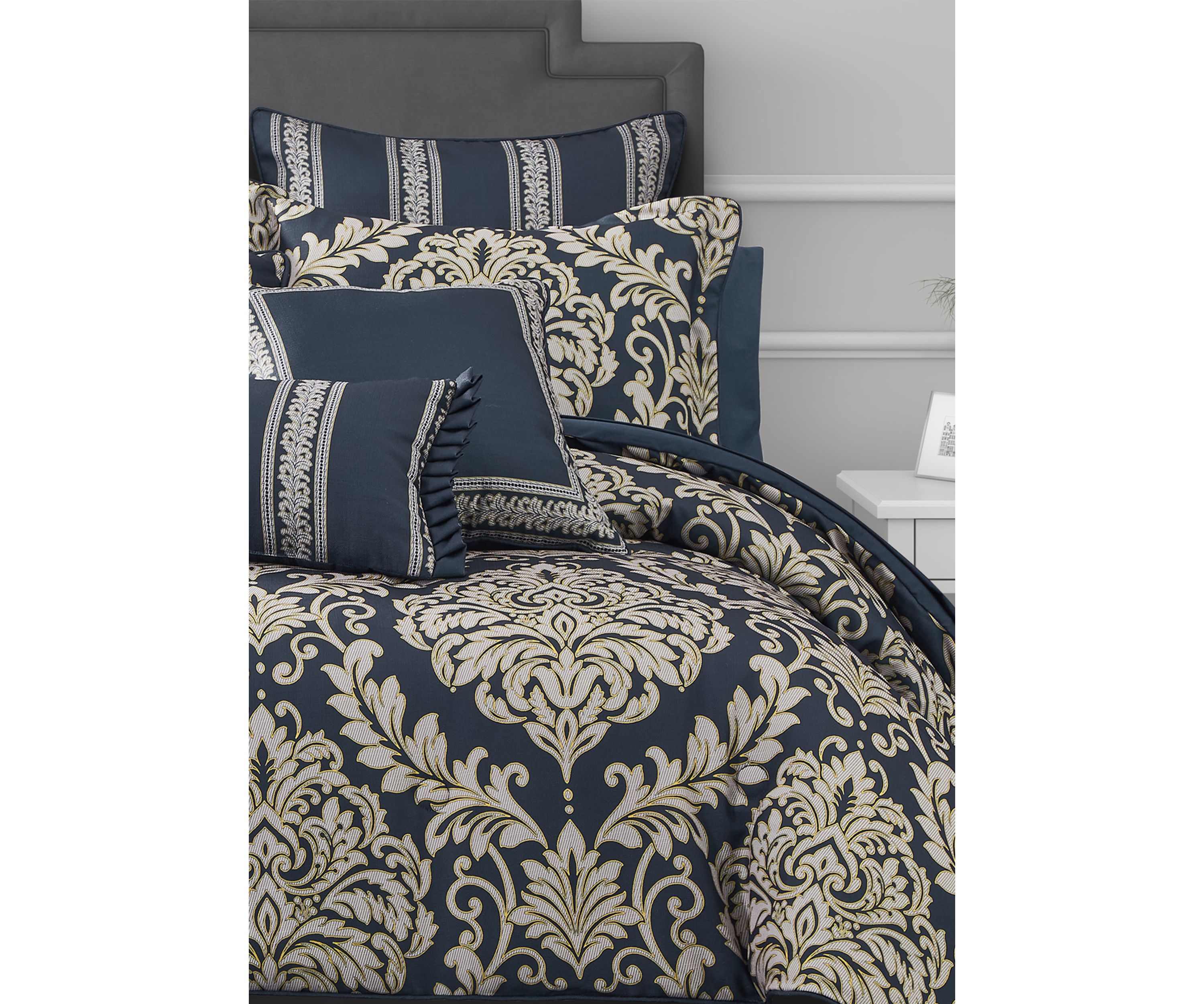 Raphael King Comforter Set