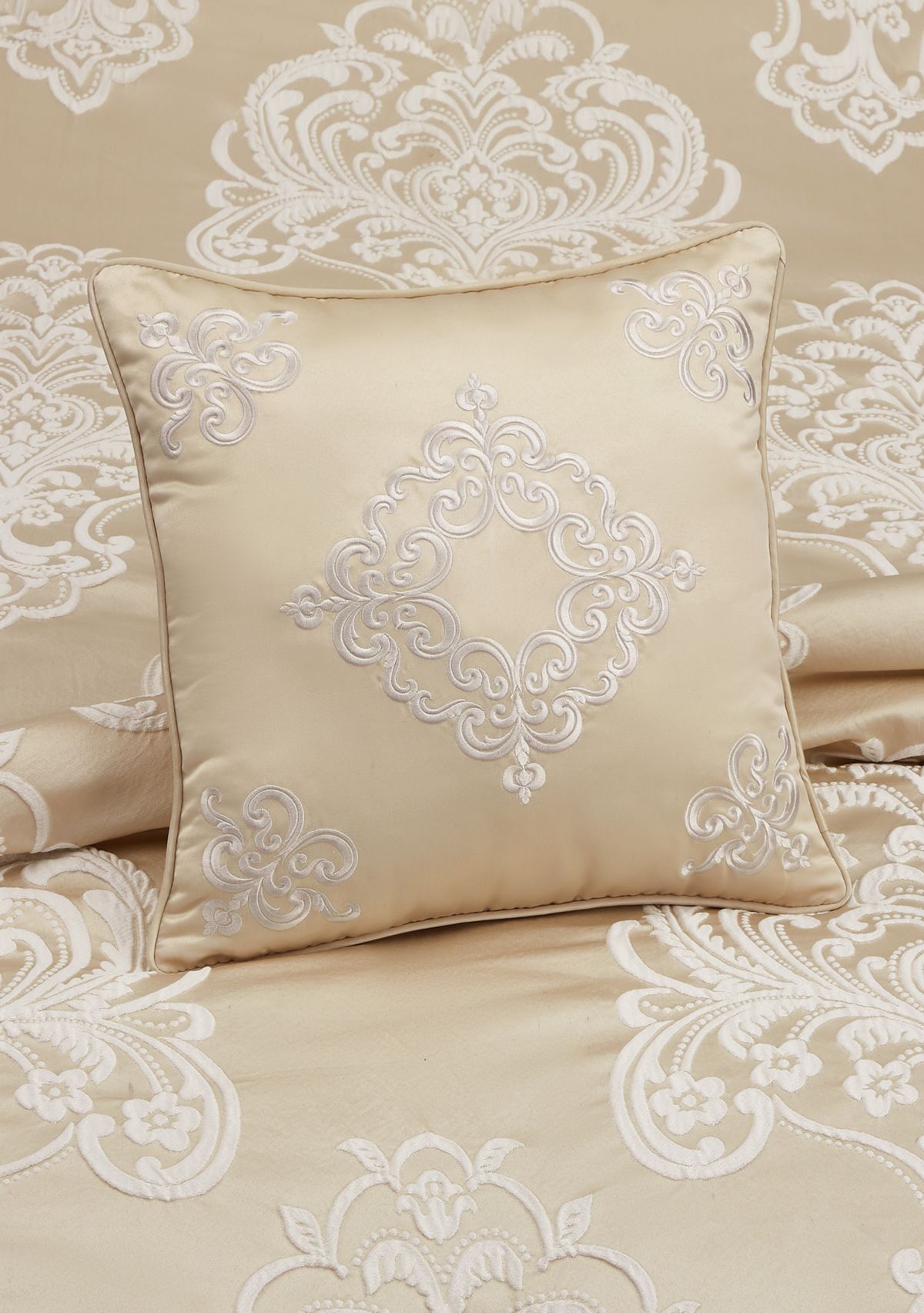 Salerno 18" Pillow