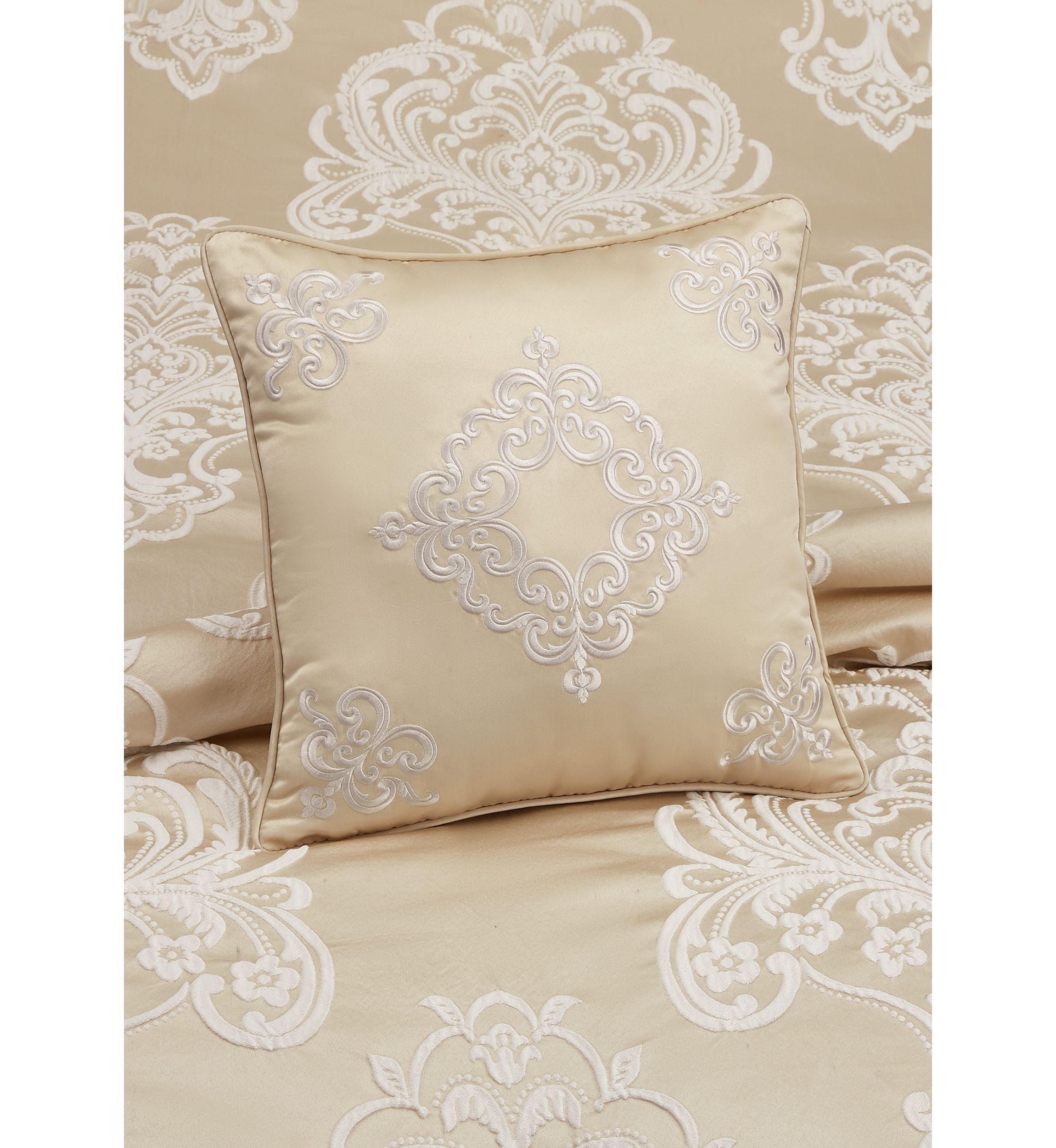 Salerno 18" Pillow