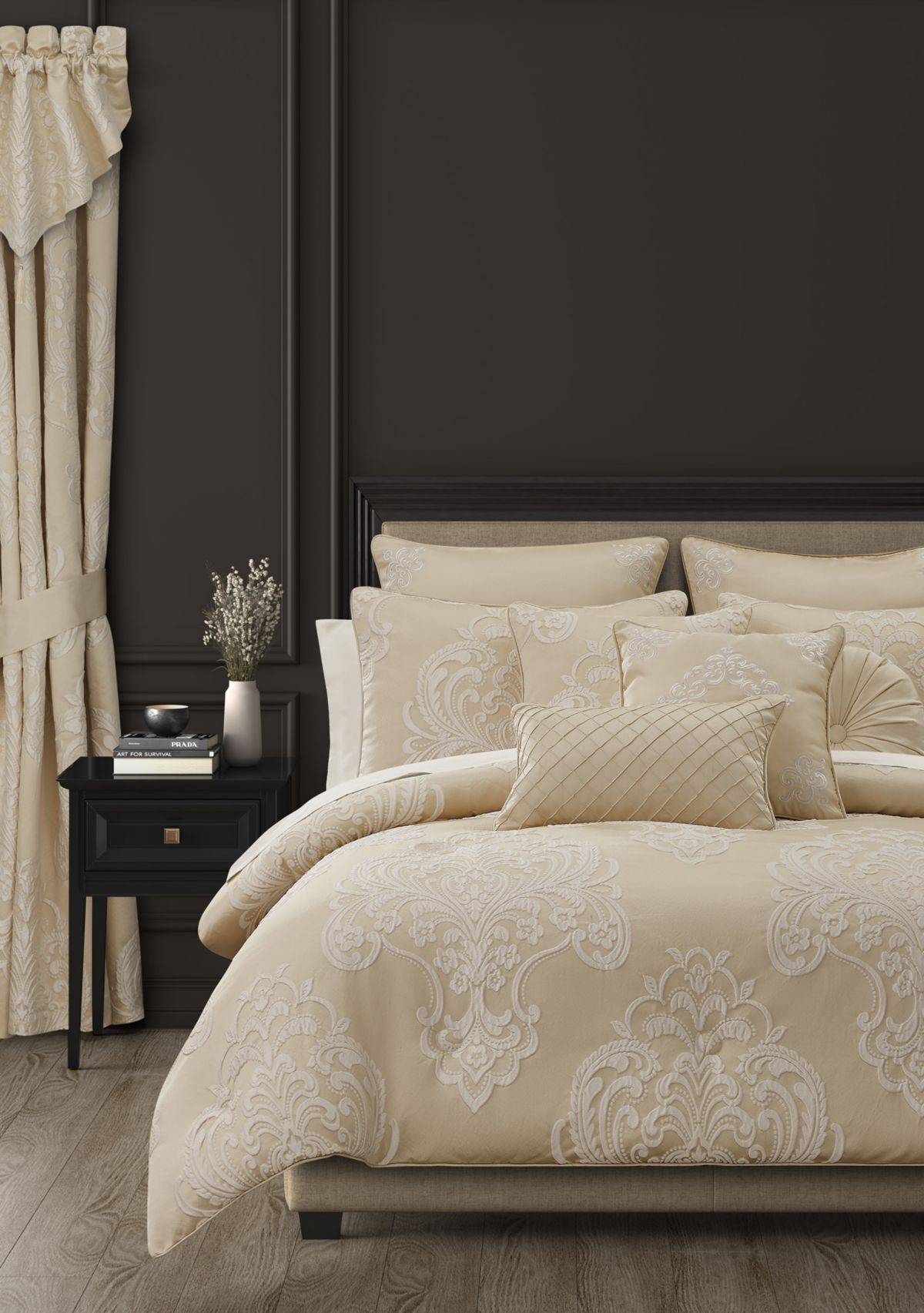 Salerno Comforter Set