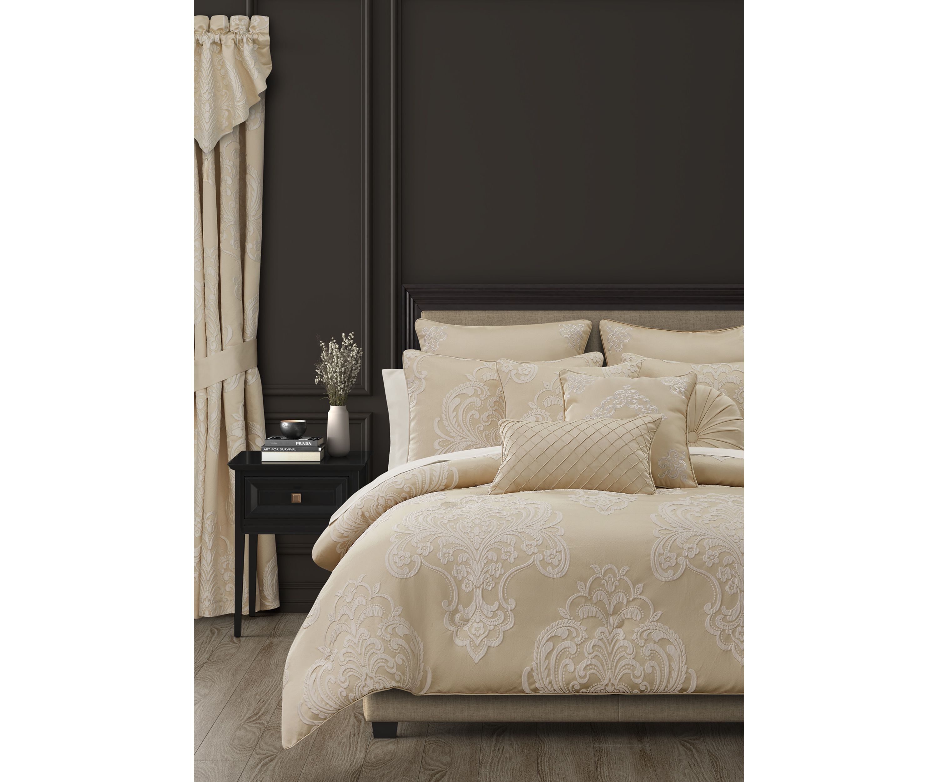 Salerno Comforter Set