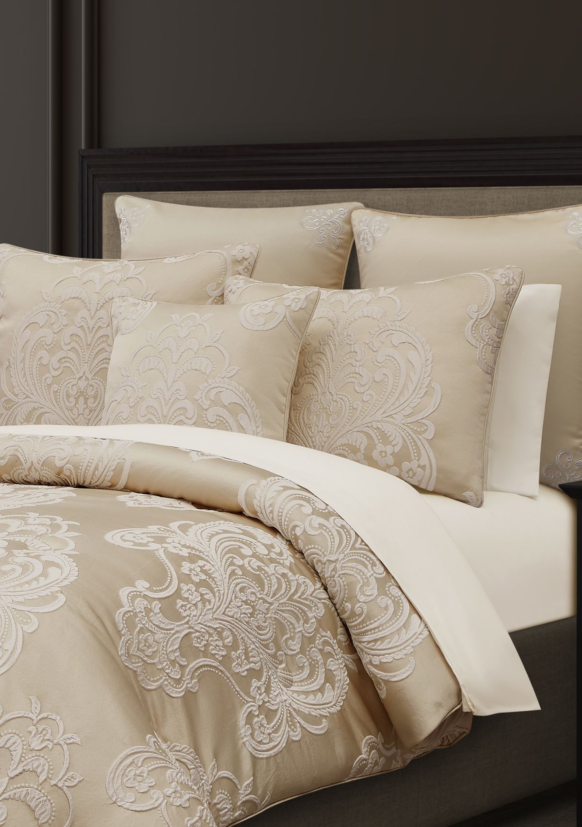 Salerno Comforter Set