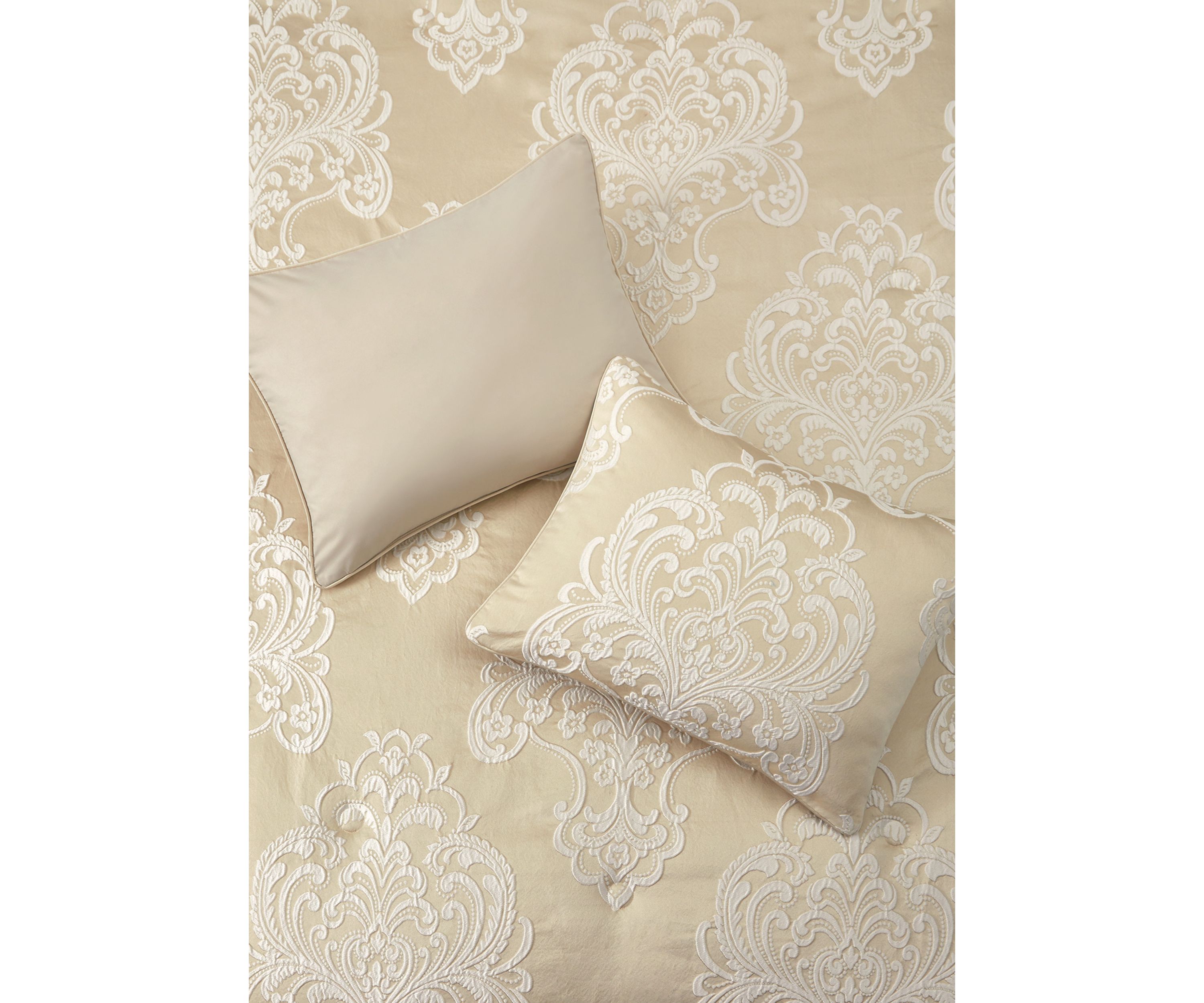 Salerno Comforter Set